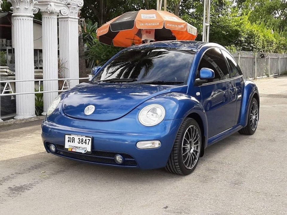 Volkswagen New Beetle Coupe ปี 2011 สีน้ำเงิน (รูปที่ 2)