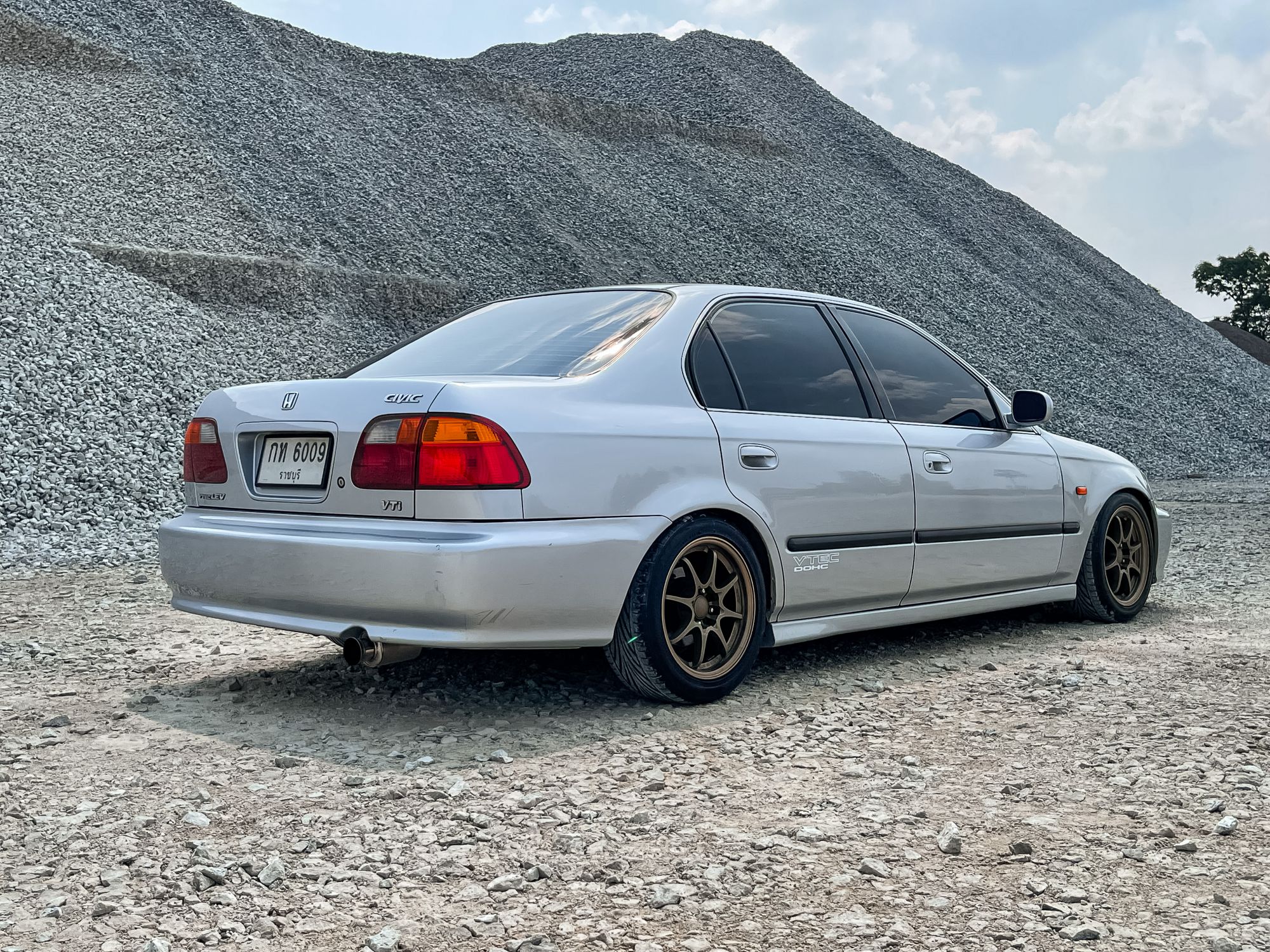 1999 Honda Civic EK โฉม 4 ประตู สีเงิน (รูปที่ 5)
