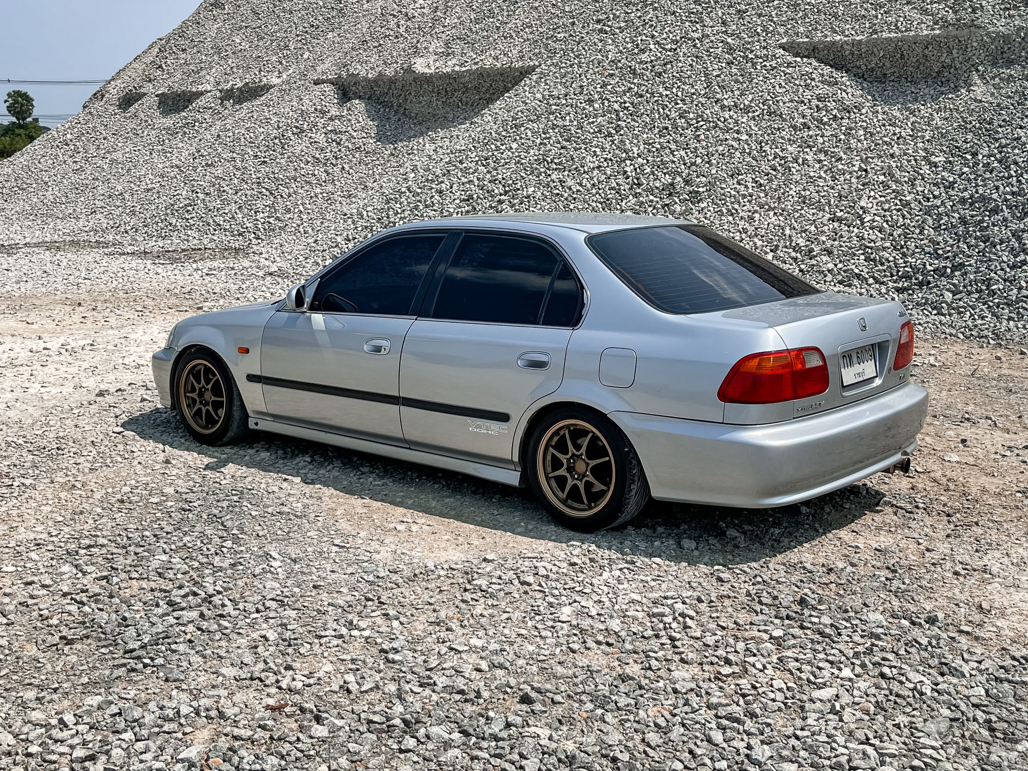 1999 Honda Civic EK โฉม 4 ประตู สีเงิน (รูปที่ 6)