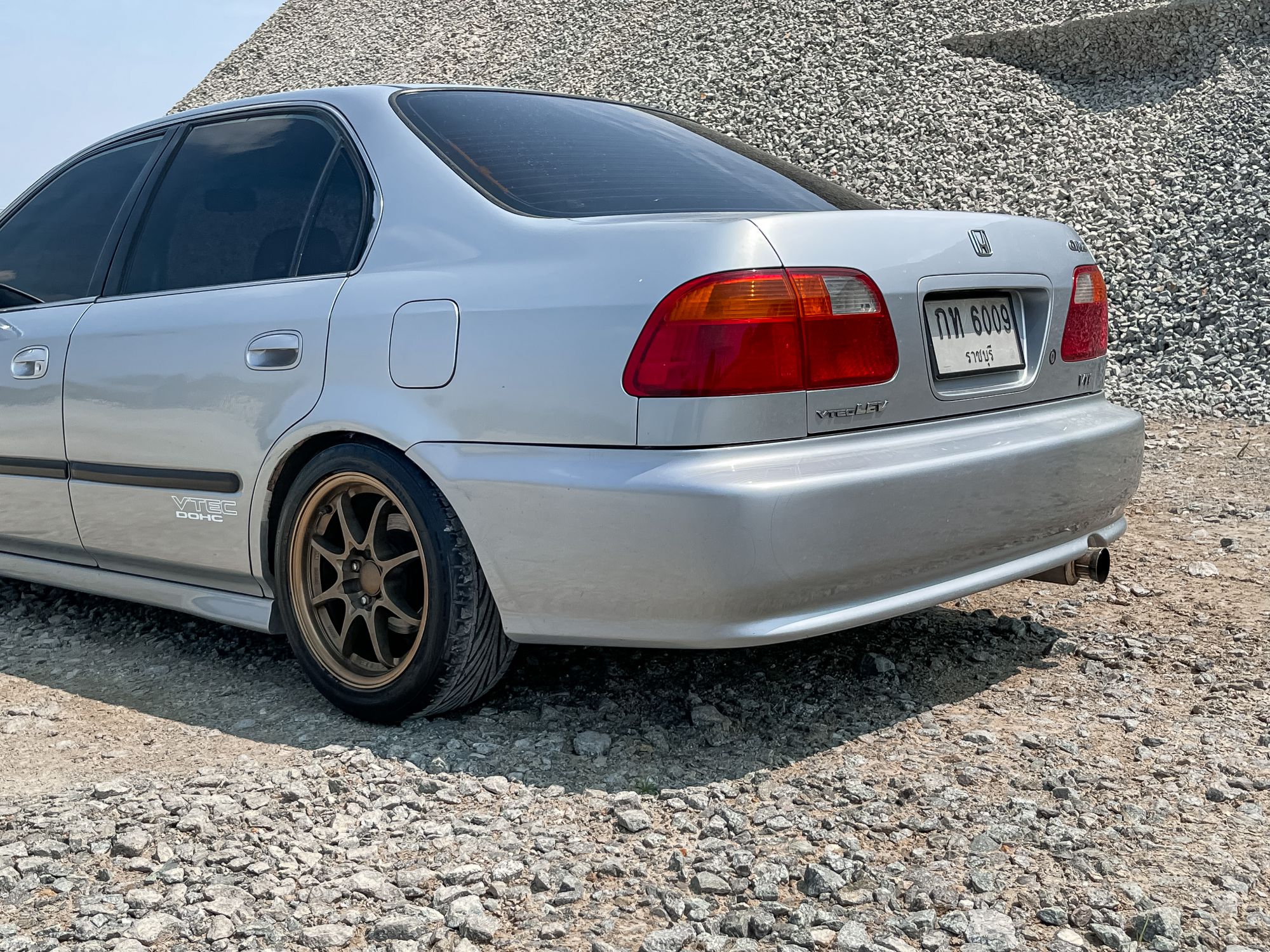 1999 Honda Civic EK โฉม 4 ประตู สีเงิน (รูปที่ 4)