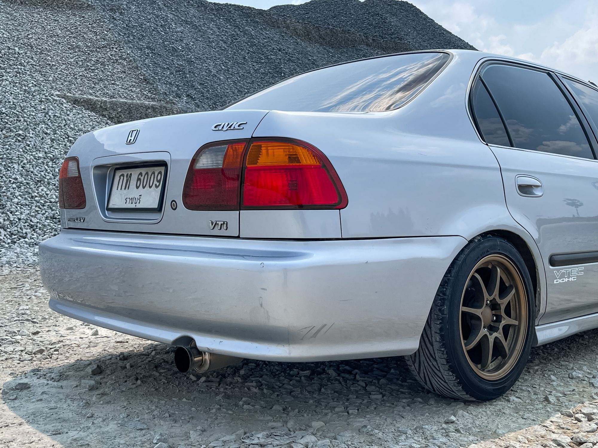1999 Honda Civic EK โฉม 4 ประตู สีเงิน (รูปที่ 3)
