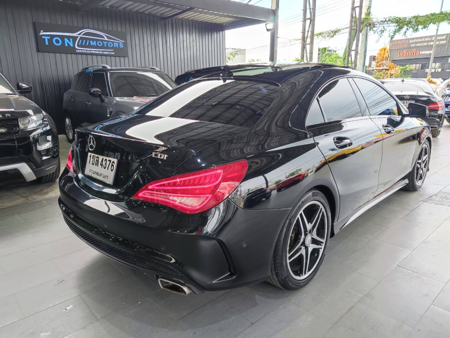 2014 BENZ CLA 220 CDI AMG เกียร์ออโต้ สีดำ​ เครื่องดีเซล Topสุด (รูปที่ 12)