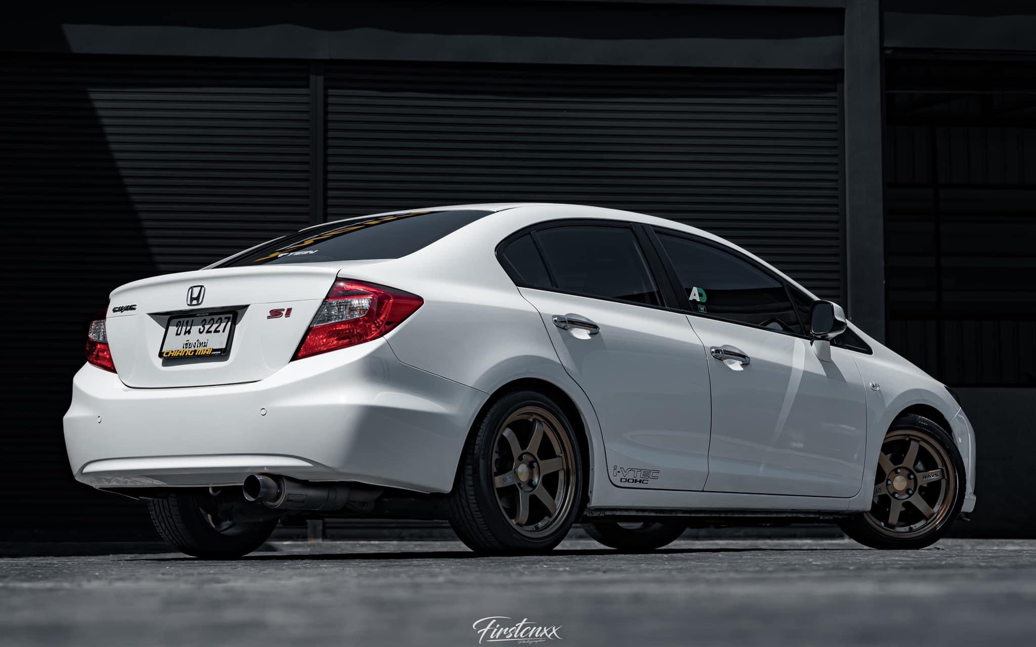 ขาย Civic FB 1.8 เกียร์MT(ปี2013)รถบอดี้สวยมาก (รูปที่ 4)