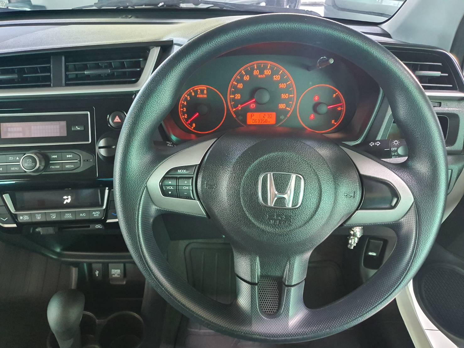 Honda Brio 1.2V Auto ปี2019 สีขาว minor change แล้ว