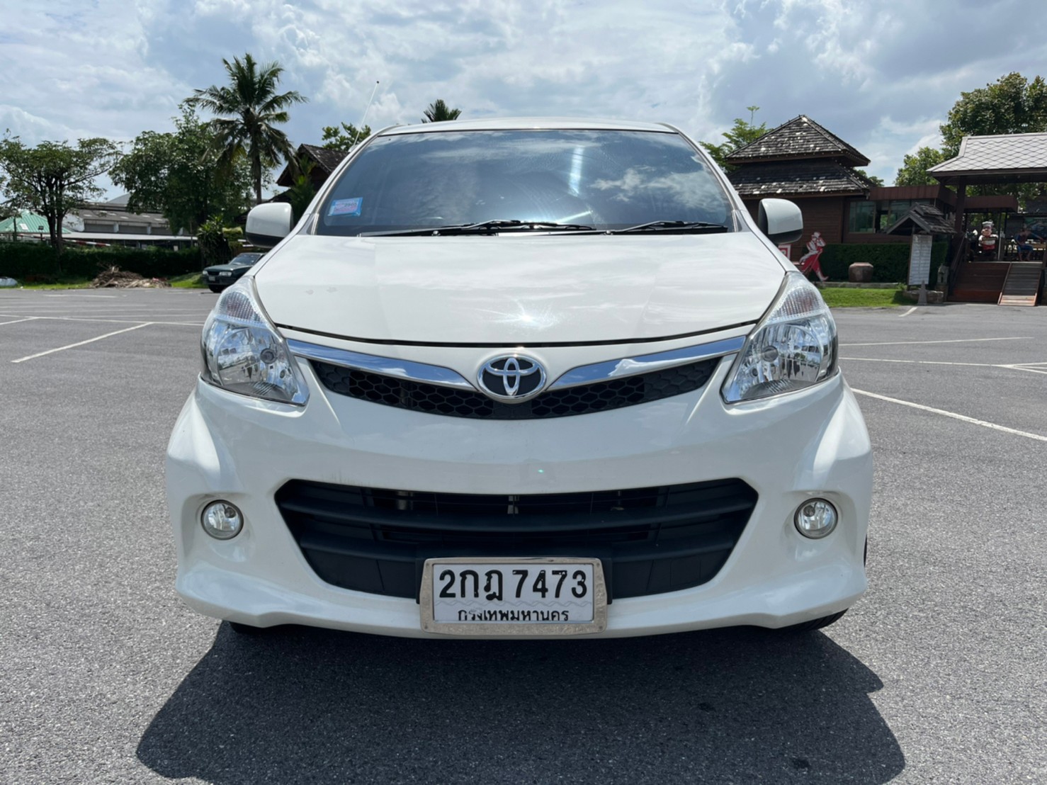 2012 Toyota Avanza สีขาว