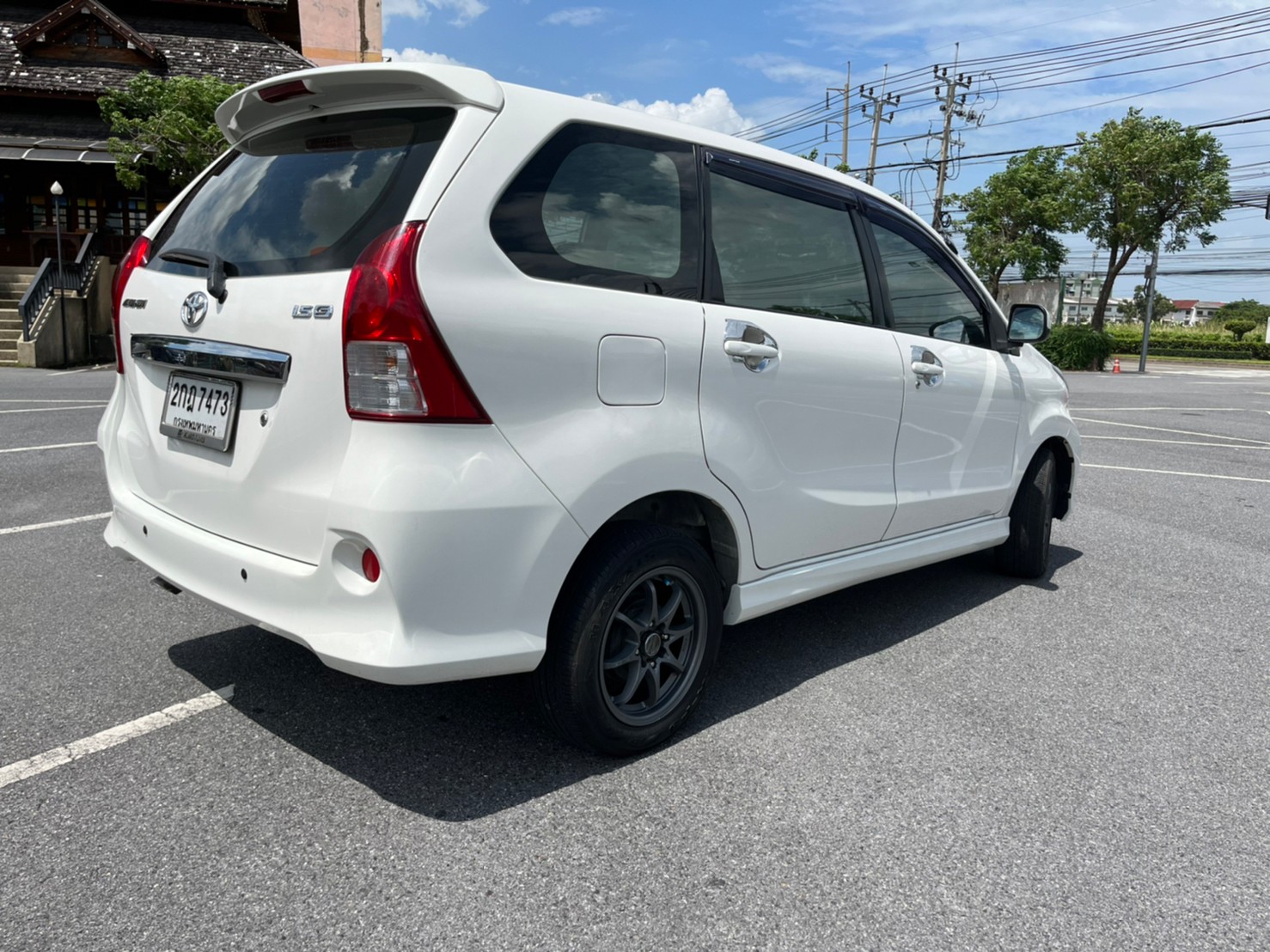 2012 Toyota Avanza สีขาว