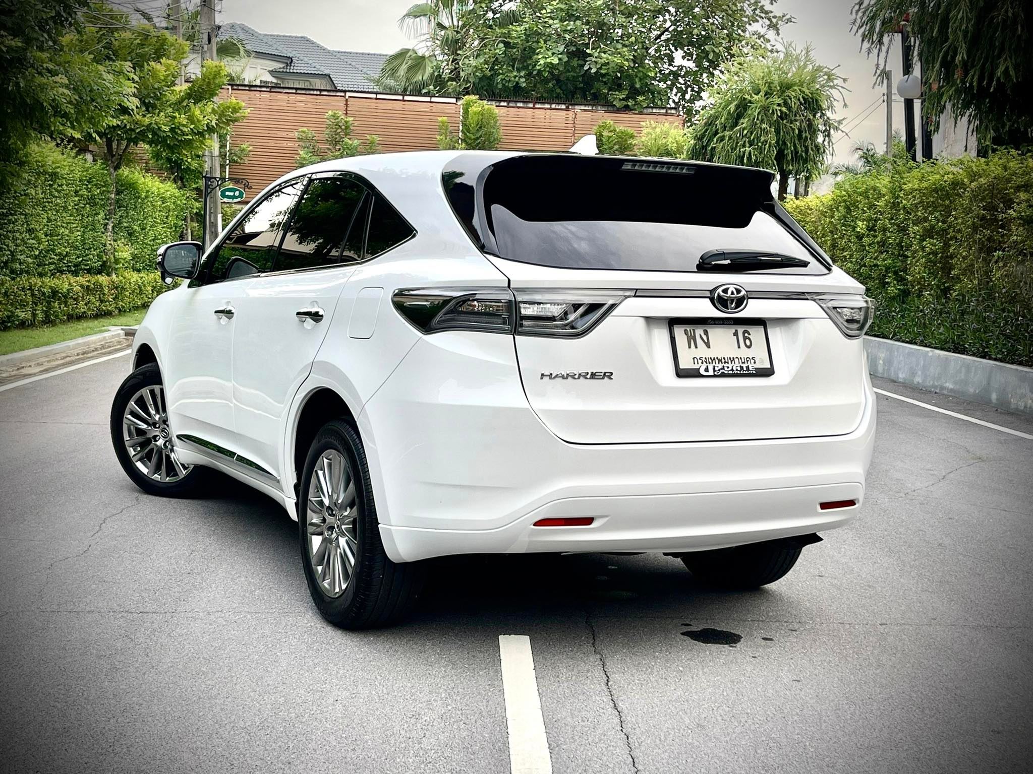 Toyota Harrier ใครได้ไป ไปคุยได้เลย กล้าพูด (รูปที่ 11)