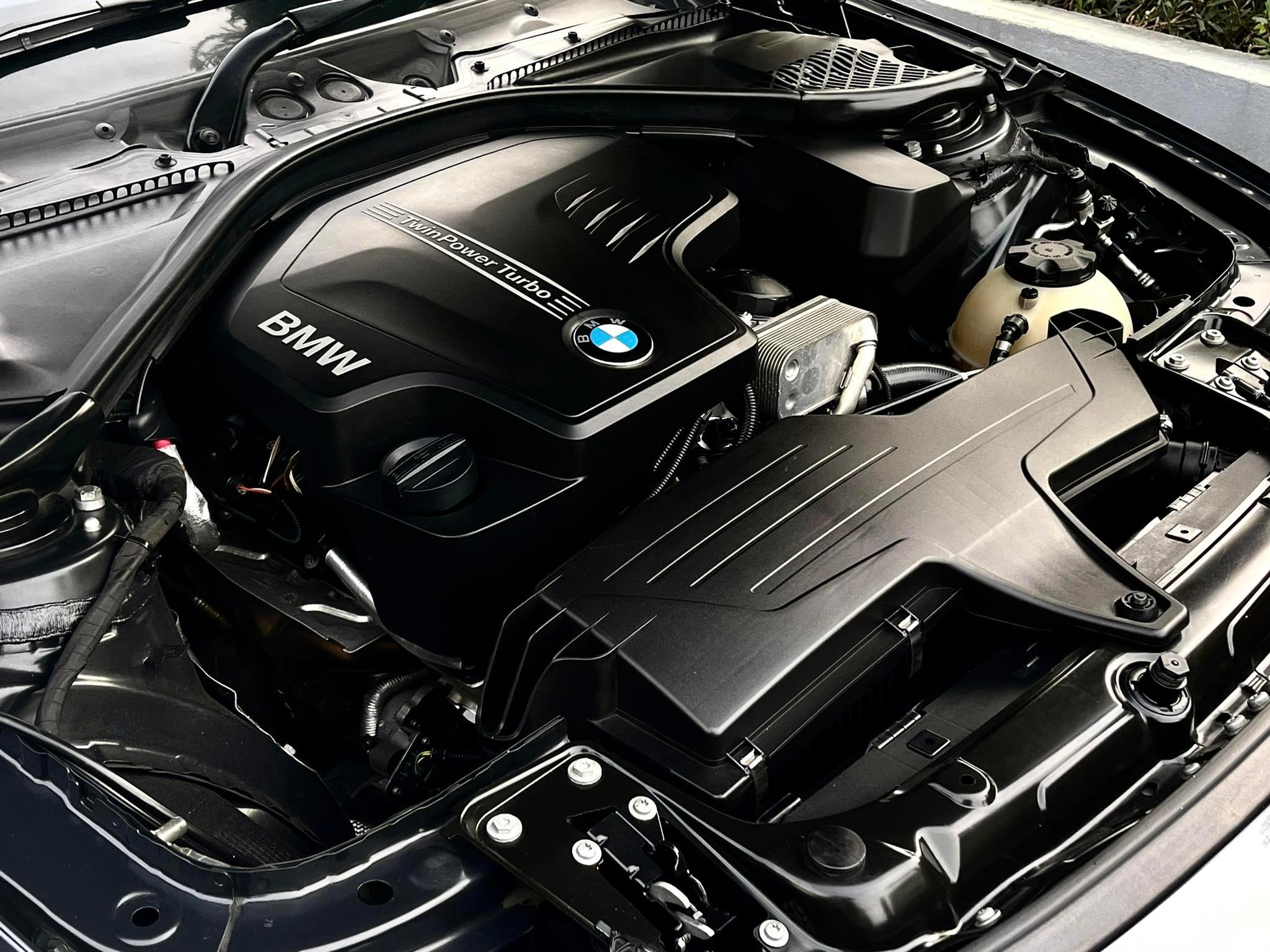 BMW Series 320i Sport สภาพคันนี้ โคตรใหม่เลยคะ ใหม่จริงๆ เอาคอเป็นประกันเลยนะ (รูปที่ 16)