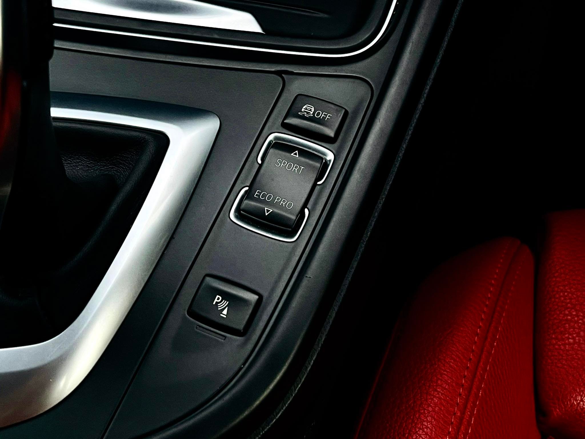 BMW Series 320i Sport สภาพคันนี้ โคตรใหม่เลยคะ ใหม่จริงๆ เอาคอเป็นประกันเลยนะ (รูปที่ 28)