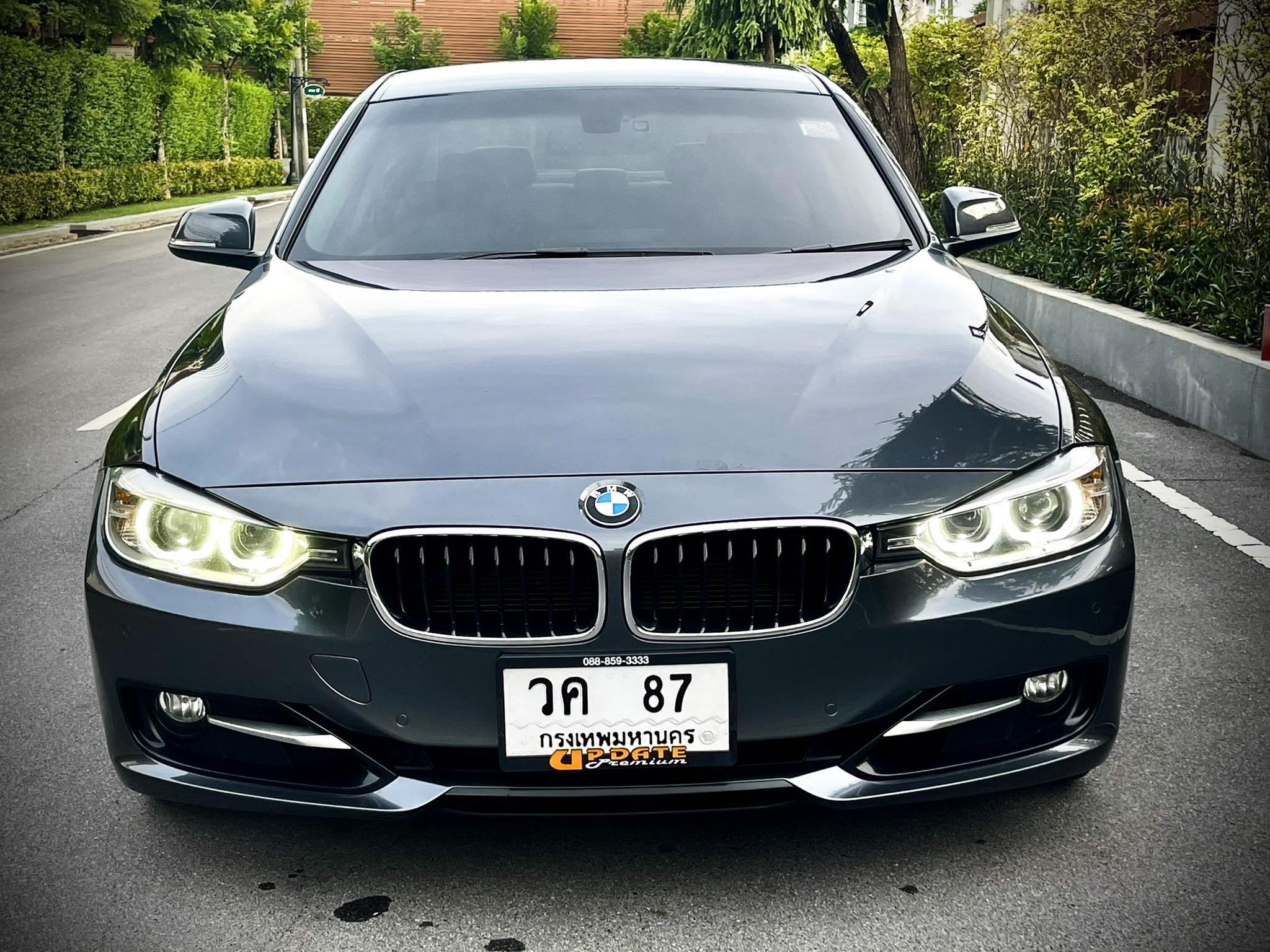 BMW Series 320i Sport สภาพคันนี้ โคตรใหม่เลยคะ ใหม่จริงๆ เอาคอเป็นประกันเลยนะ (รูปที่ 5)