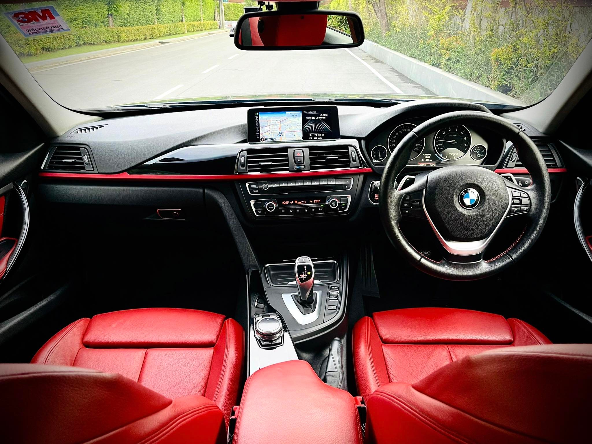BMW Series 320i Sport สภาพคันนี้ โคตรใหม่เลยคะ ใหม่จริงๆ เอาคอเป็นประกันเลยนะ (รูปที่ 18)