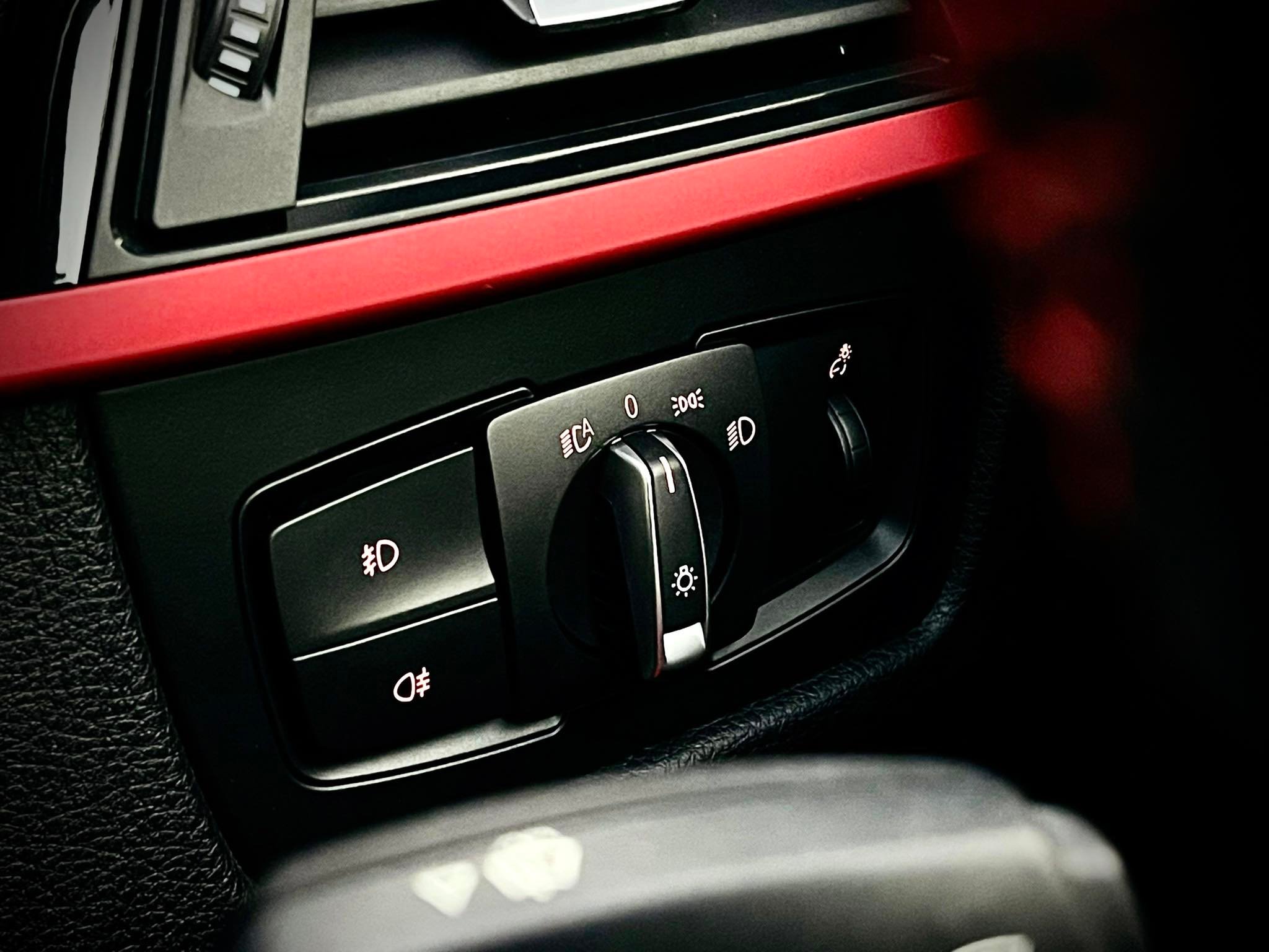 BMW Series 320i Sport สภาพคันนี้ โคตรใหม่เลยคะ ใหม่จริงๆ เอาคอเป็นประกันเลยนะ (รูปที่ 27)