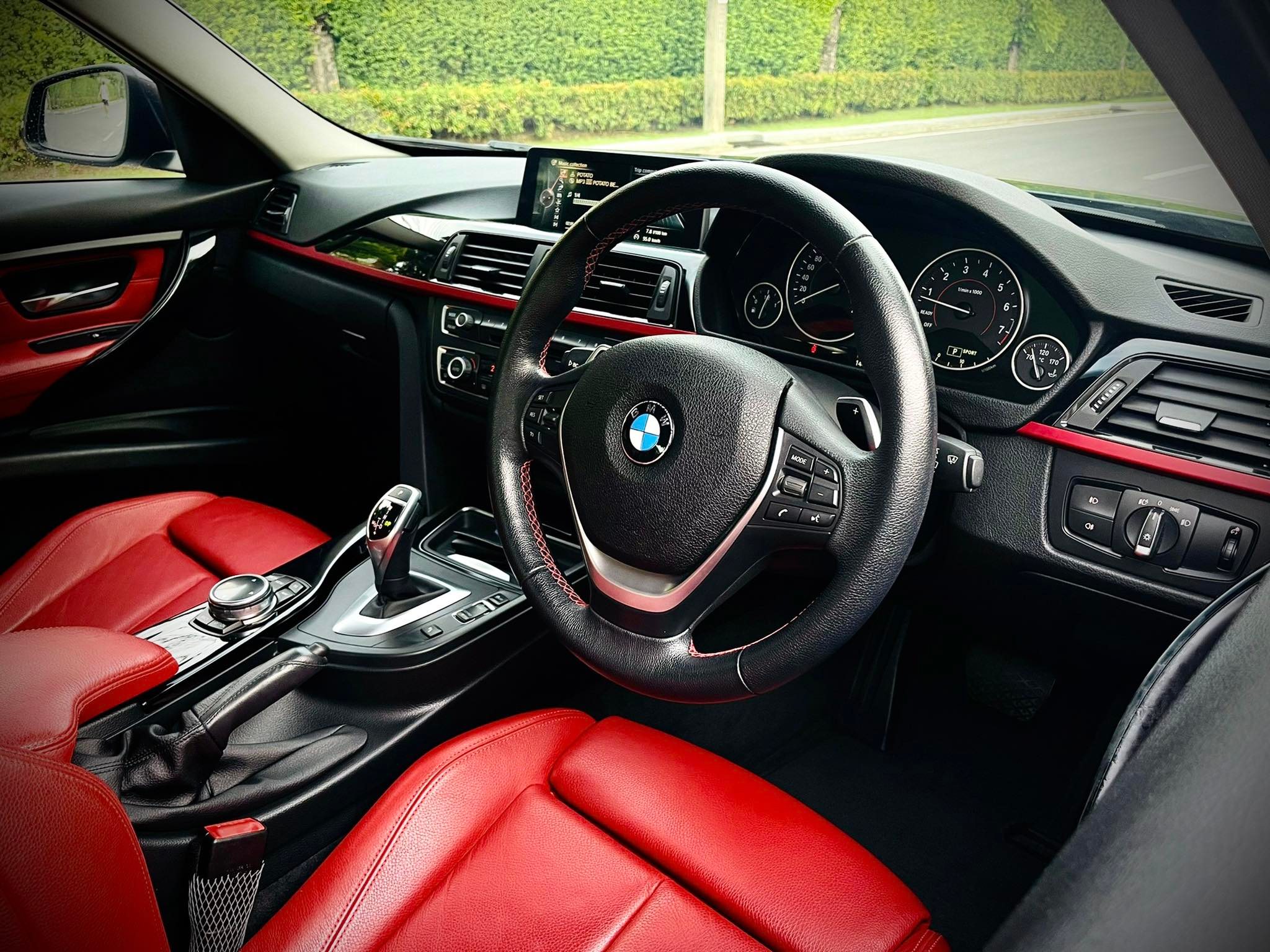 BMW Series 320i Sport สภาพคันนี้ โคตรใหม่เลยคะ ใหม่จริงๆ เอาคอเป็นประกันเลยนะ (รูปที่ 19)