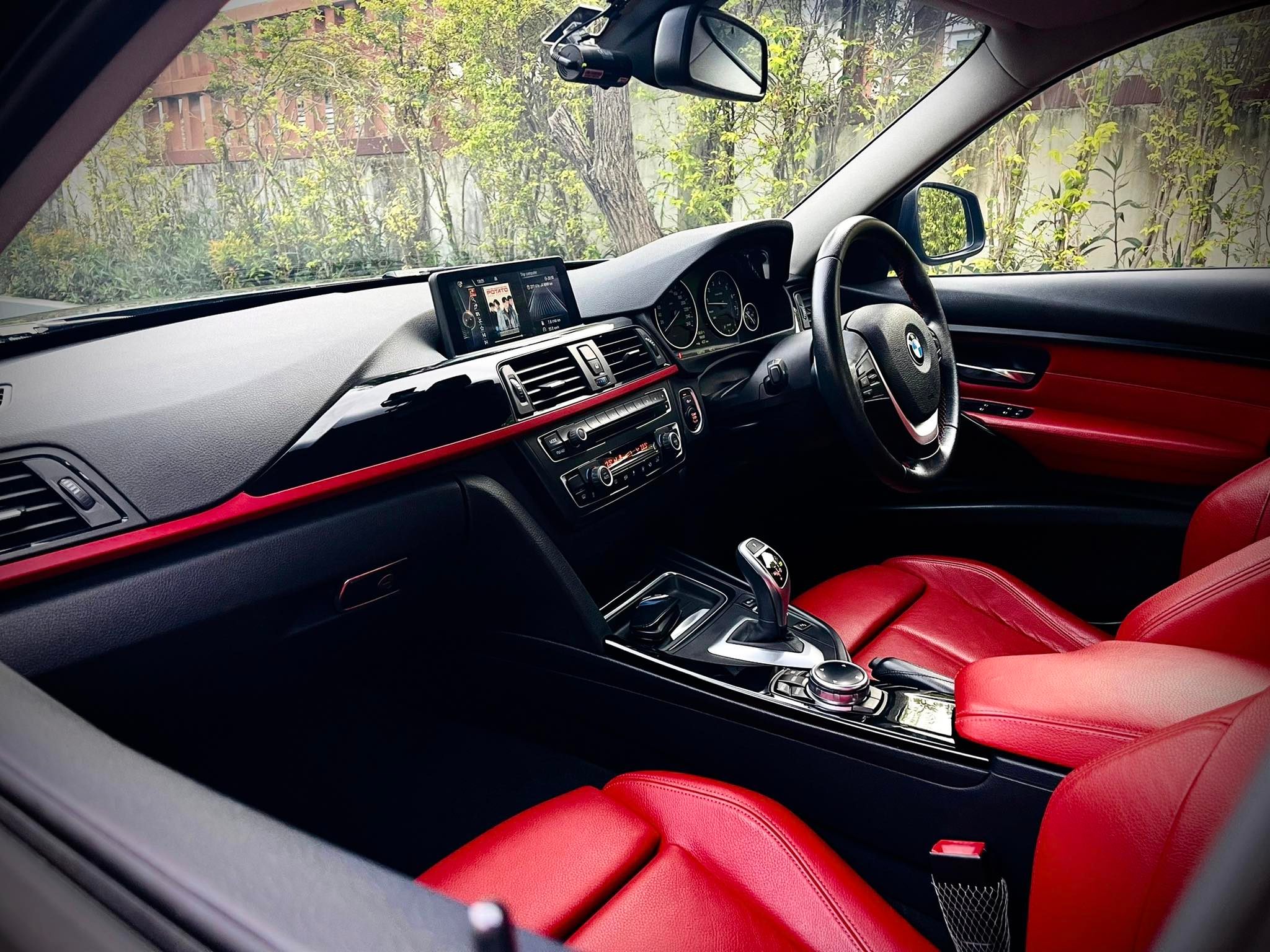 BMW Series 320i Sport สภาพคันนี้ โคตรใหม่เลยคะ ใหม่จริงๆ เอาคอเป็นประกันเลยนะ (รูปที่ 22)