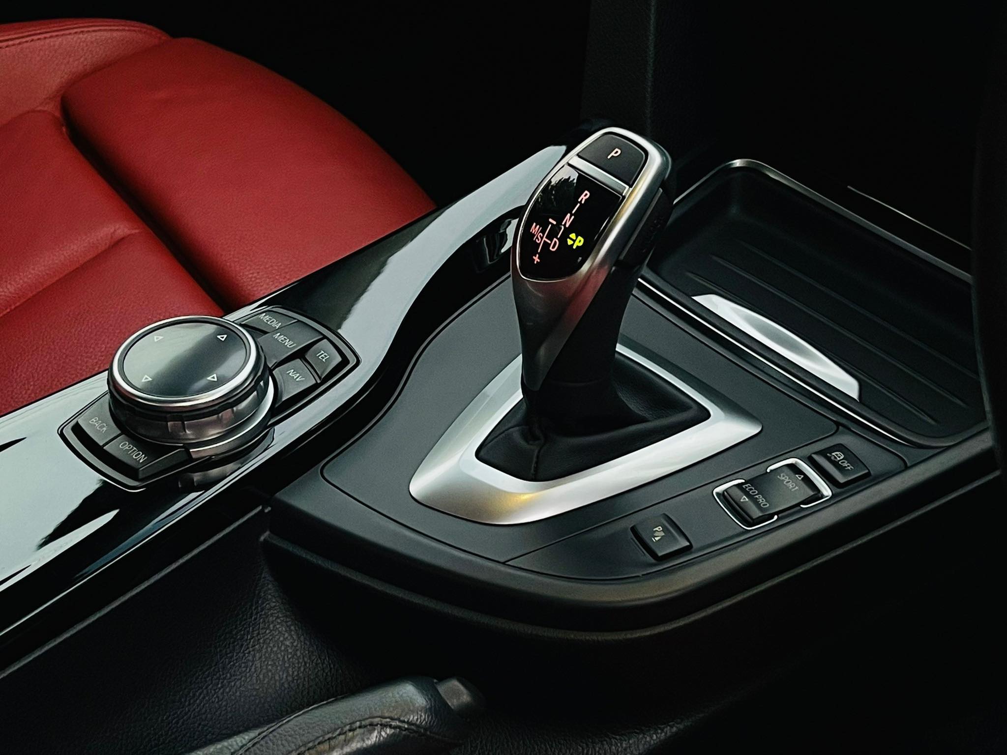 BMW Series 320i Sport สภาพคันนี้ โคตรใหม่เลยคะ ใหม่จริงๆ เอาคอเป็นประกันเลยนะ (รูปที่ 31)