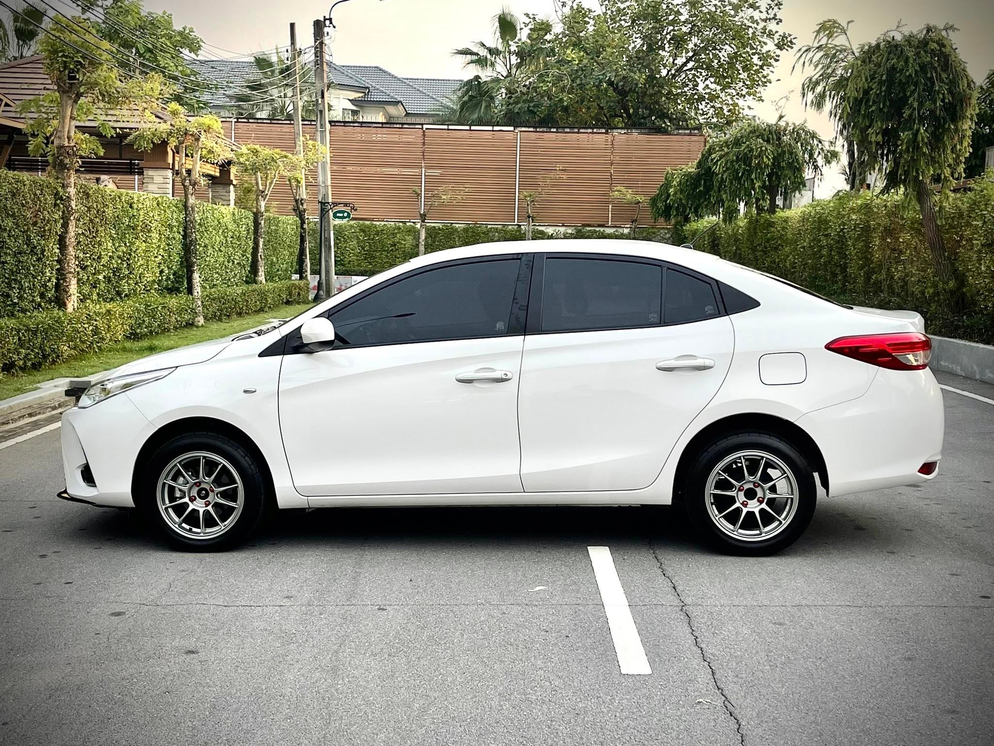 Toyota Yaris ATIV 8พันโล นิยามความใหม่เลยจ้า (รูปที่ 8)