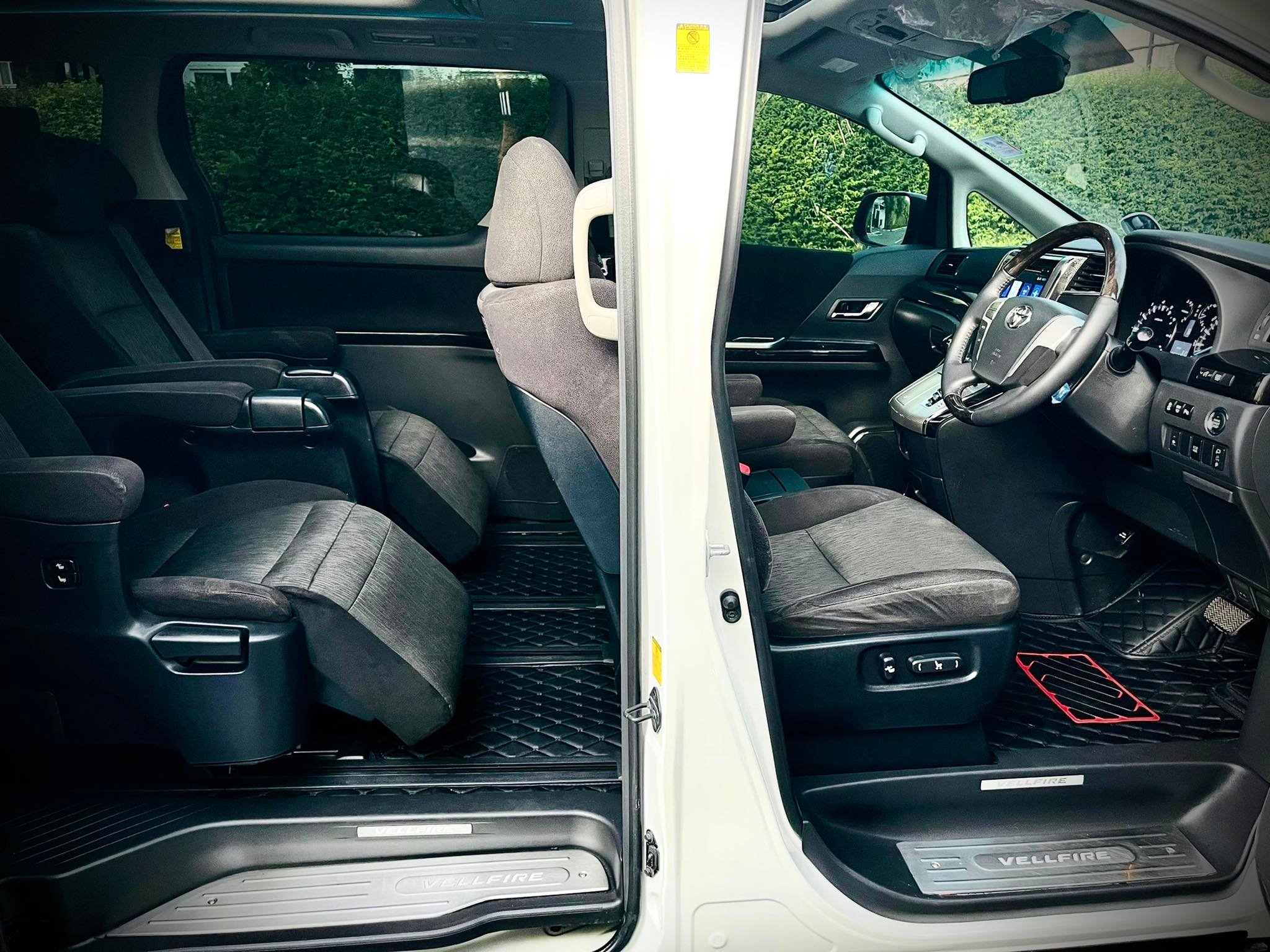 Toyota Vellfire 2.4V เหมือนจะดุดัน แต่อ่อนโยน (รูปที่ 37)