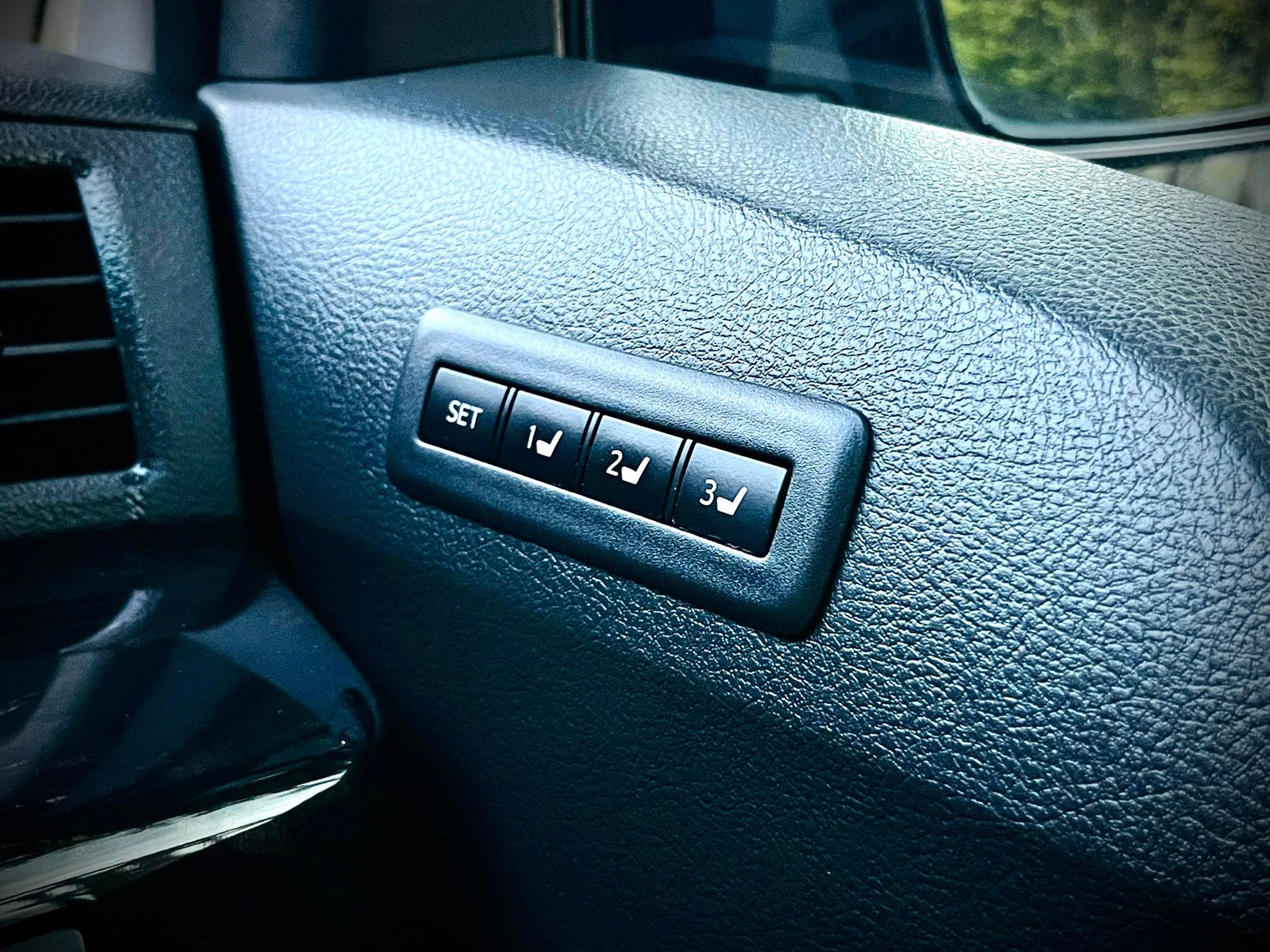 Toyota Vellfire 2.4V เหมือนจะดุดัน แต่อ่อนโยน (รูปที่ 27)