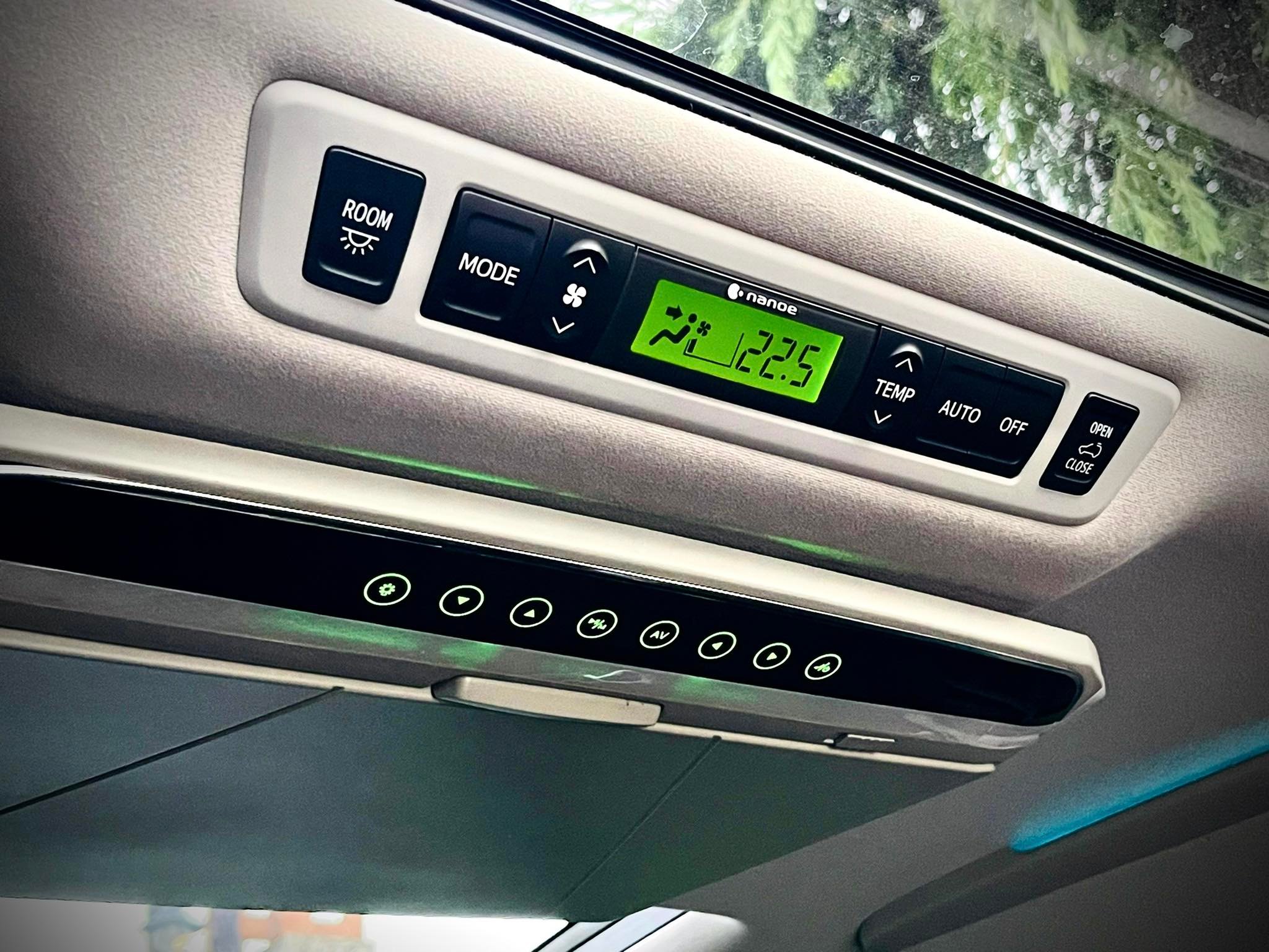 Toyota Vellfire 2.4V เหมือนจะดุดัน แต่อ่อนโยน (รูปที่ 12)