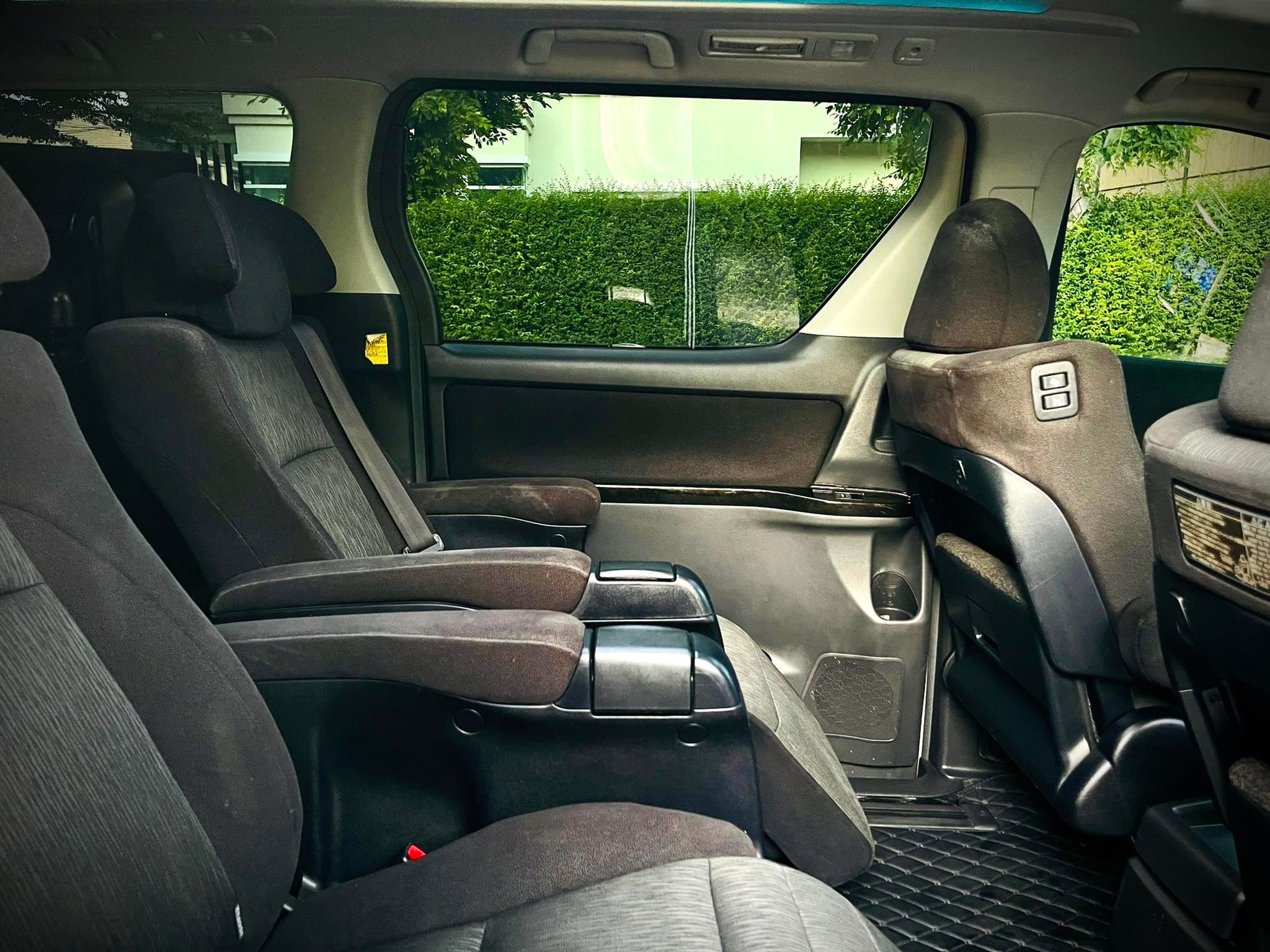 Toyota Vellfire 2.4V เหมือนจะดุดัน แต่อ่อนโยน (รูปที่ 13)