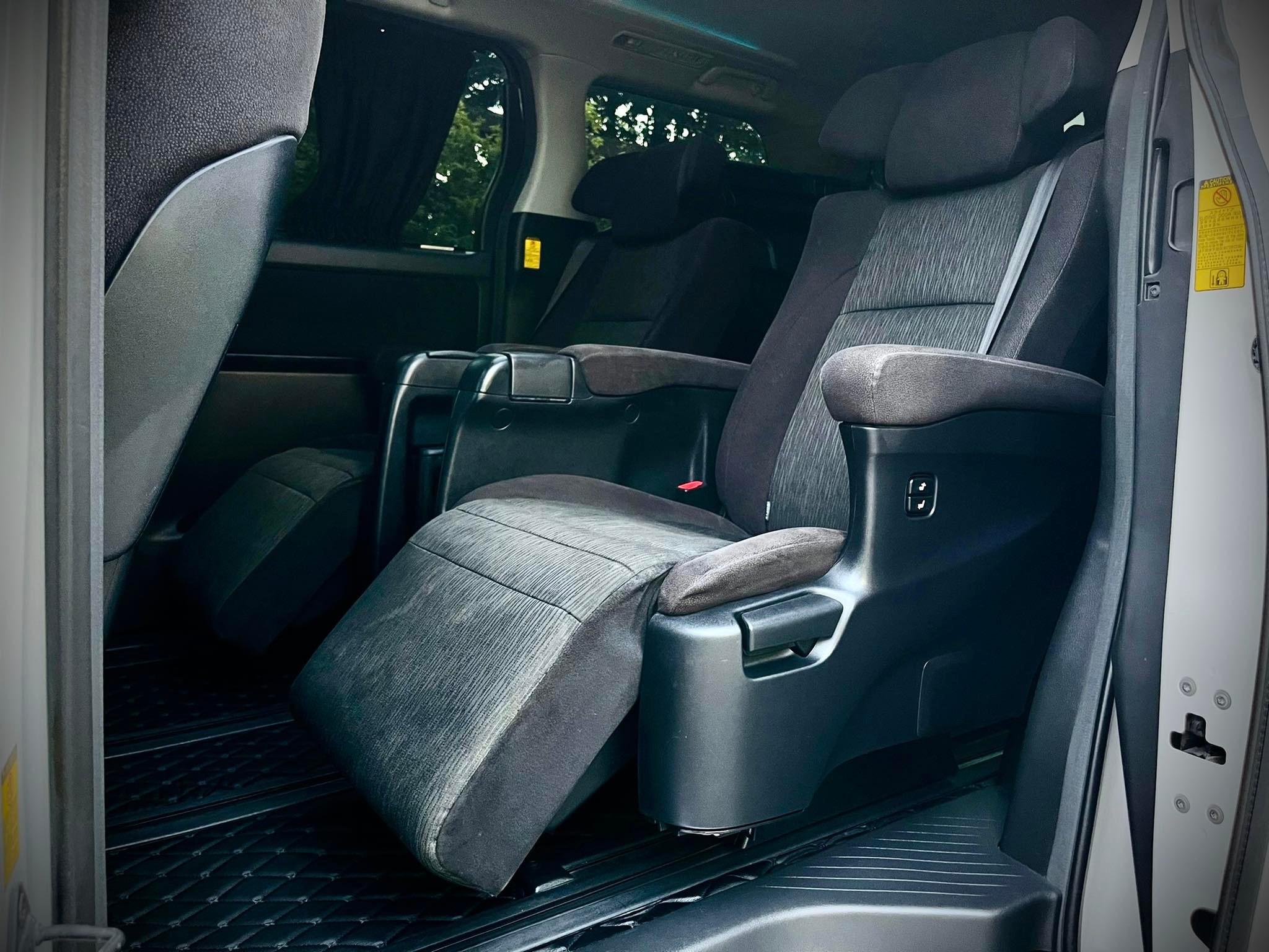 Toyota Vellfire 2.4V เหมือนจะดุดัน แต่อ่อนโยน (รูปที่ 34)