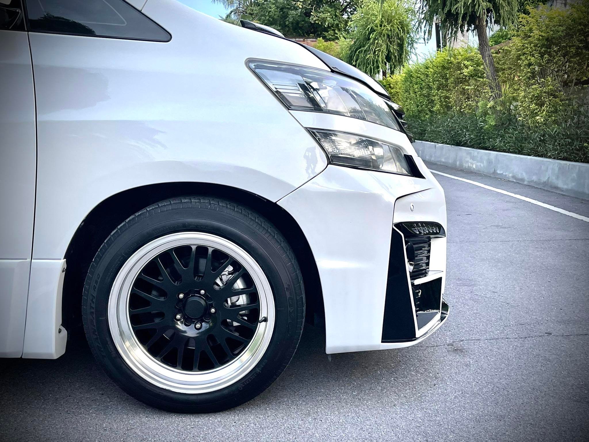 Toyota Vellfire 2.4V เหมือนจะดุดัน แต่อ่อนโยน (รูปที่ 5)