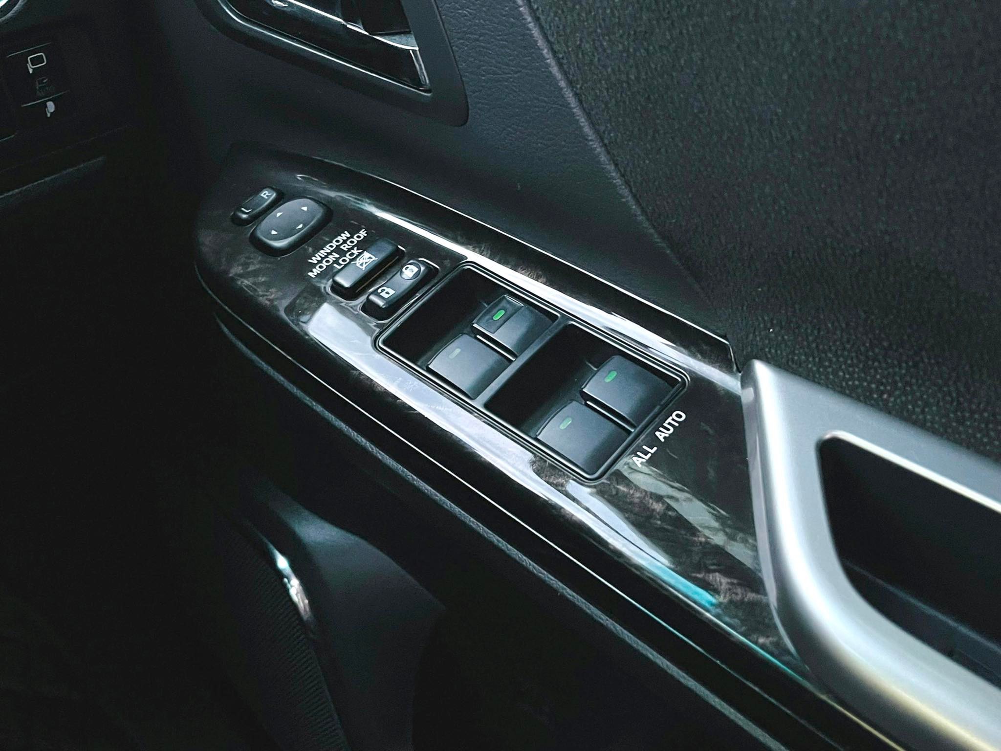 Toyota Vellfire 2.4V เหมือนจะดุดัน แต่อ่อนโยน (รูปที่ 26)