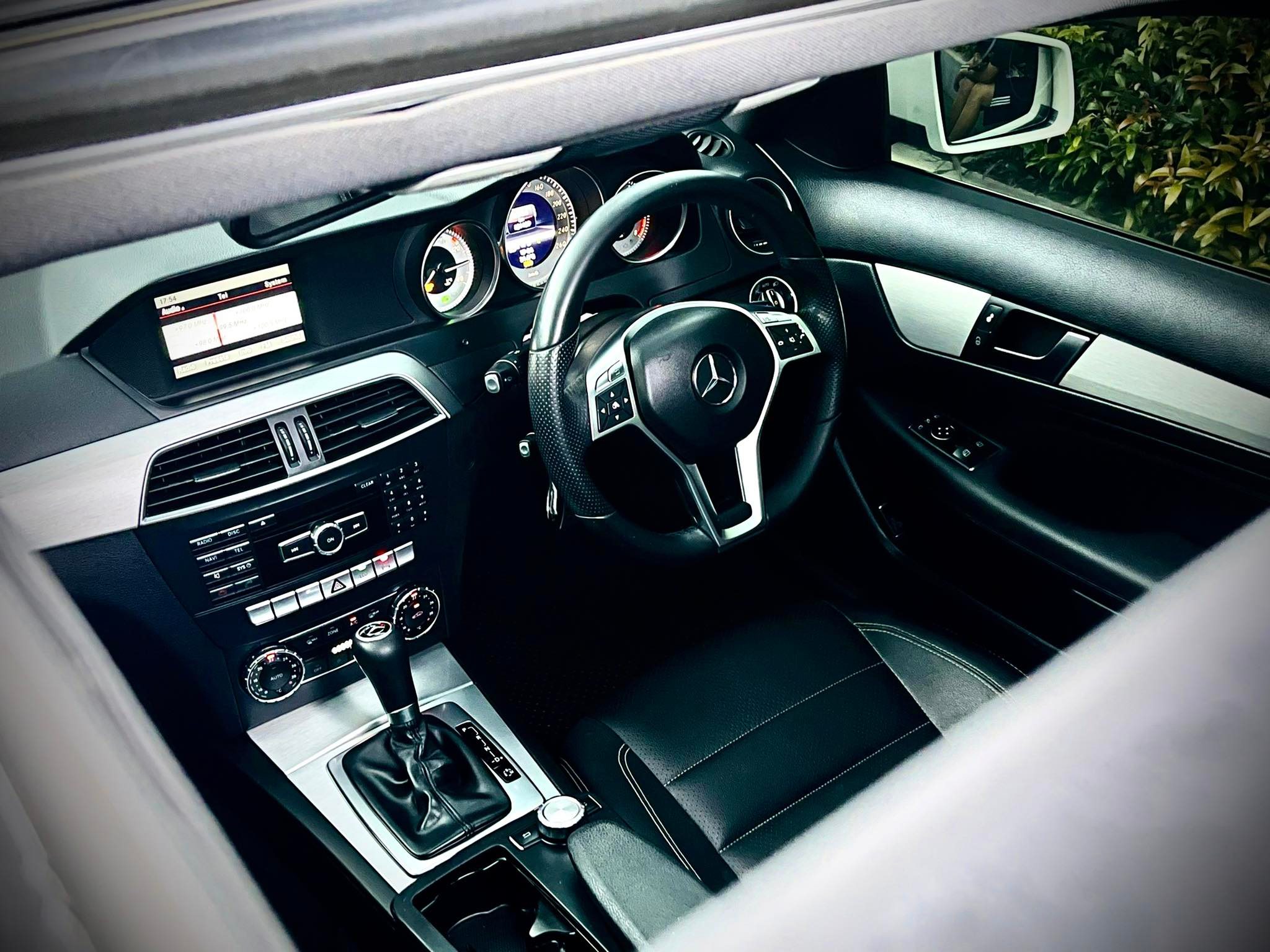 Mercedes Benz C180 AMG Coupe สวยจะขาดใจ (รูปที่ 21)