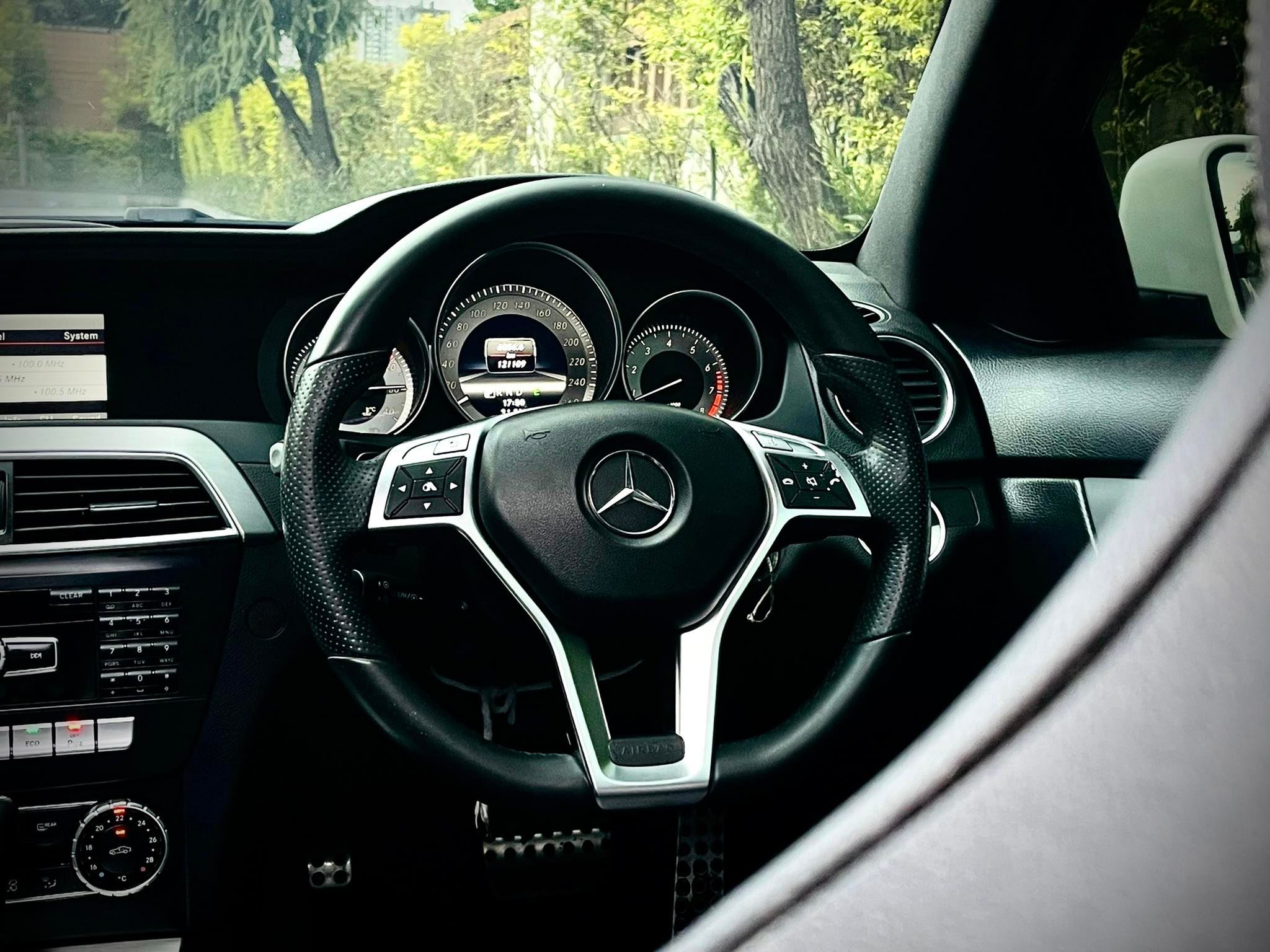 Mercedes Benz C180 AMG Coupe สวยจะขาดใจ (รูปที่ 20)