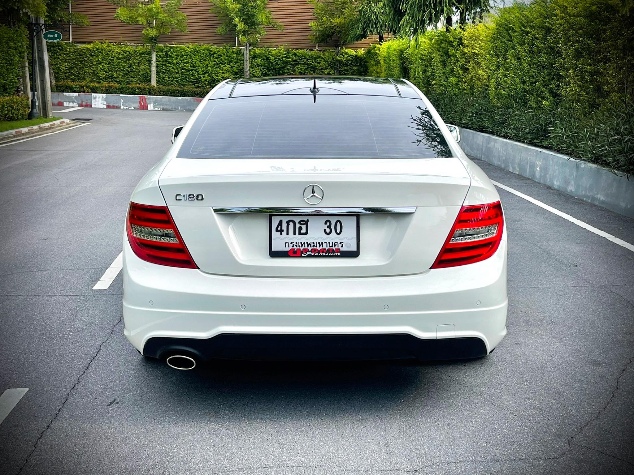 Mercedes Benz C180 AMG Coupe สวยจะขาดใจ (รูปที่ 7)