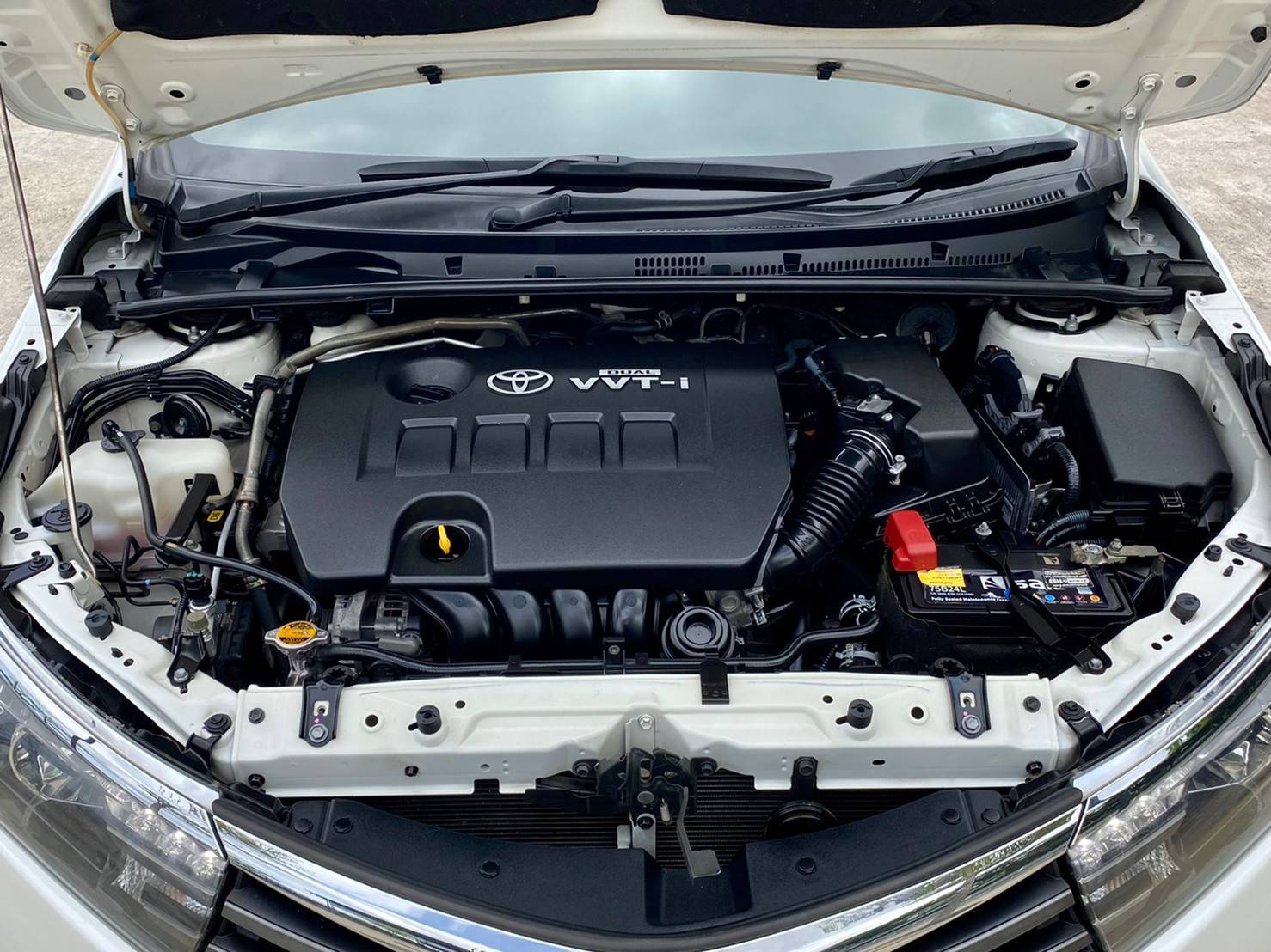 TOYOTA COROLLA ALTIS 1.8 ESport ปี 2014 ไม่เคยติดแก๊ส สภาพสวย การันตีไม่มีชน เล่มพร้อมโอน (รูปที่ 4)