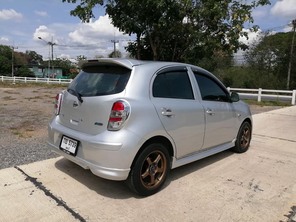 Nissan March ปี 2011 สีเงิน (รูปที่ 4)