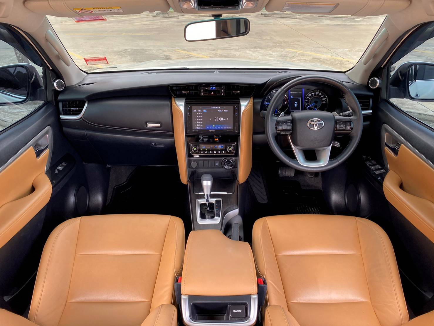 TOYOTA FORTUNER 2.8V 4WD ปี 2019 ไมล์น้อย 33,xxx km. สภาพสีเดิมๆ เข้าเช็คศูนย์ทุกระยะ การันตีไม่มีชน (รูปที่ 7)