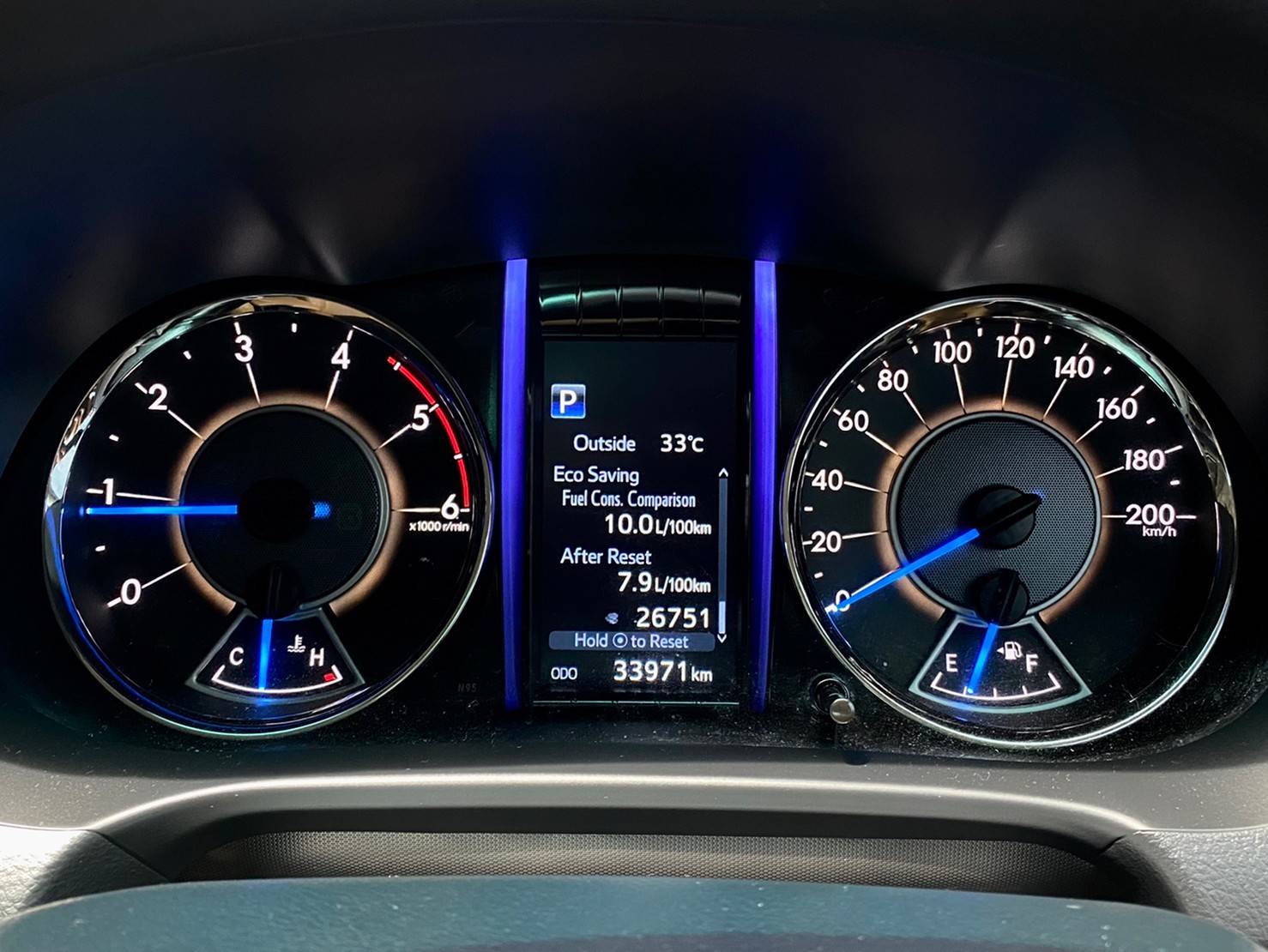 TOYOTA FORTUNER 2.8V 4WD ปี 2019 ไมล์น้อย 33,xxx km. สภาพสีเดิมๆ เข้าเช็คศูนย์ทุกระยะ การันตีไม่มีชน (รูปที่ 6)