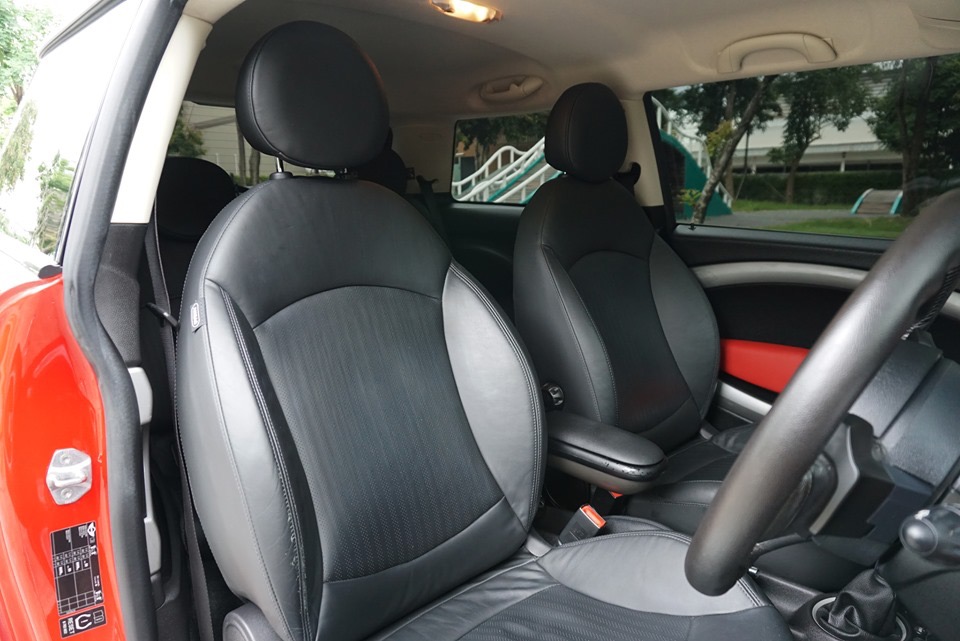 Mini Hatch (Cooper) Gen2 R56 ปี 2012 สีแดง (รูปที่ 10)