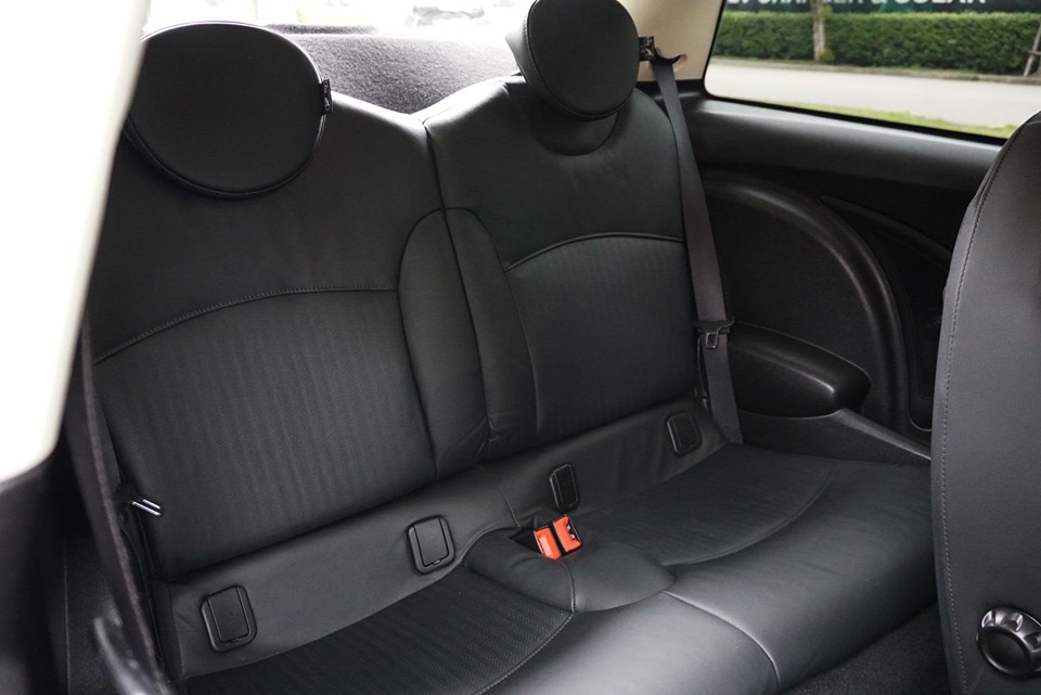 Mini Hatch (Cooper) Gen2 R56 ปี 2012 สีแดง (รูปที่ 11)