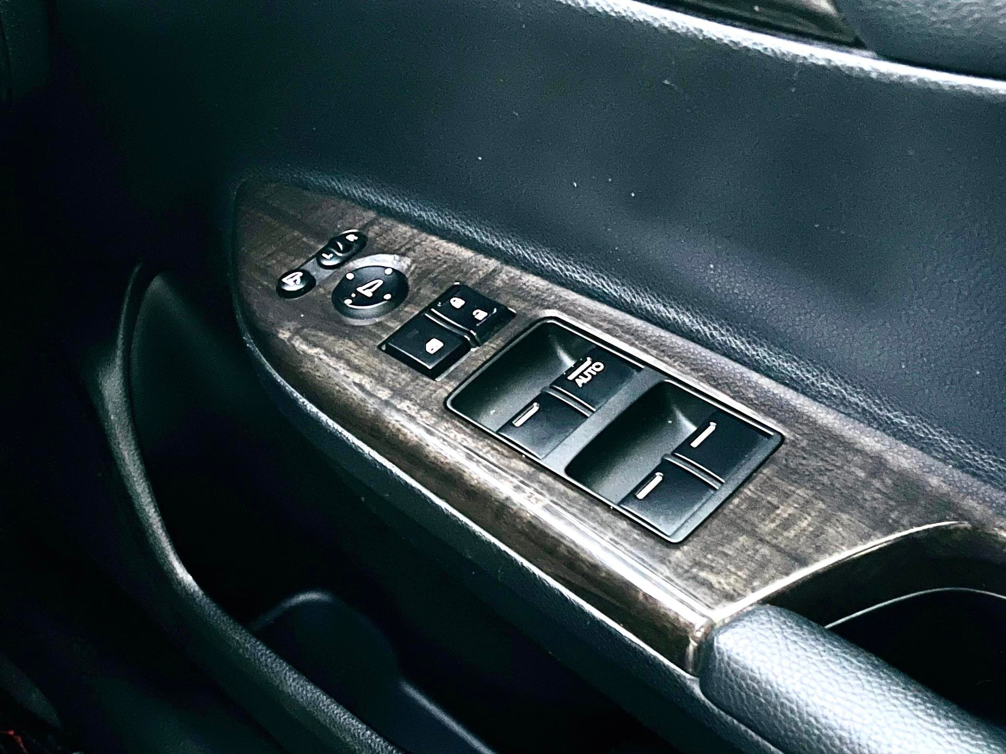 Honda Accord 2.4 EL Navi Tech Sunroof (รูปที่ 24)