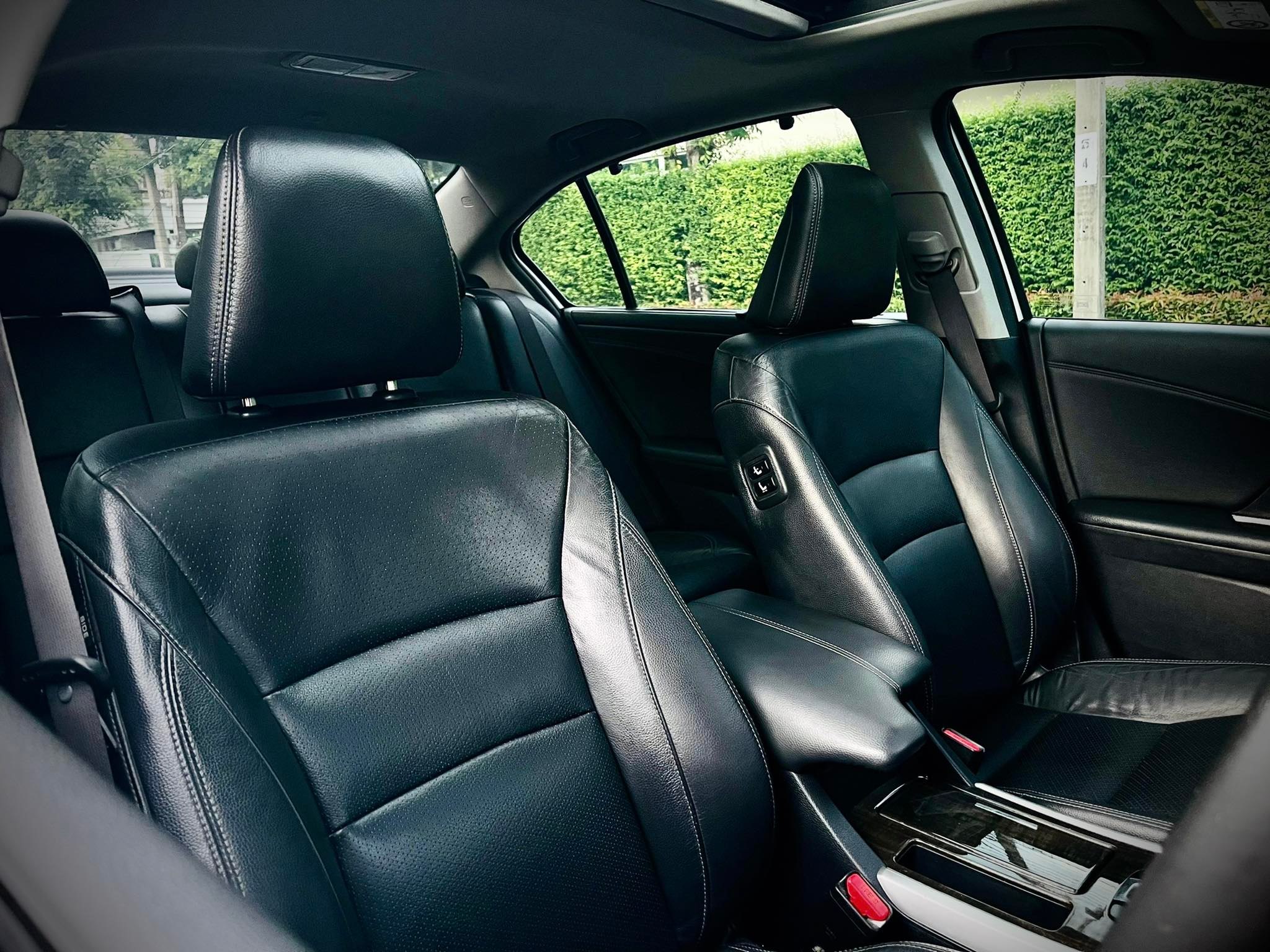 Honda Accord 2.4 EL Navi Tech Sunroof (รูปที่ 45)