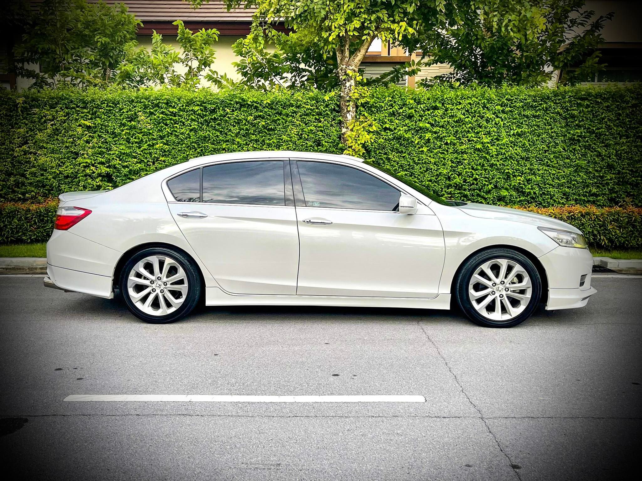 Honda Accord 2.4 EL Navi Tech Sunroof (รูปที่ 12)