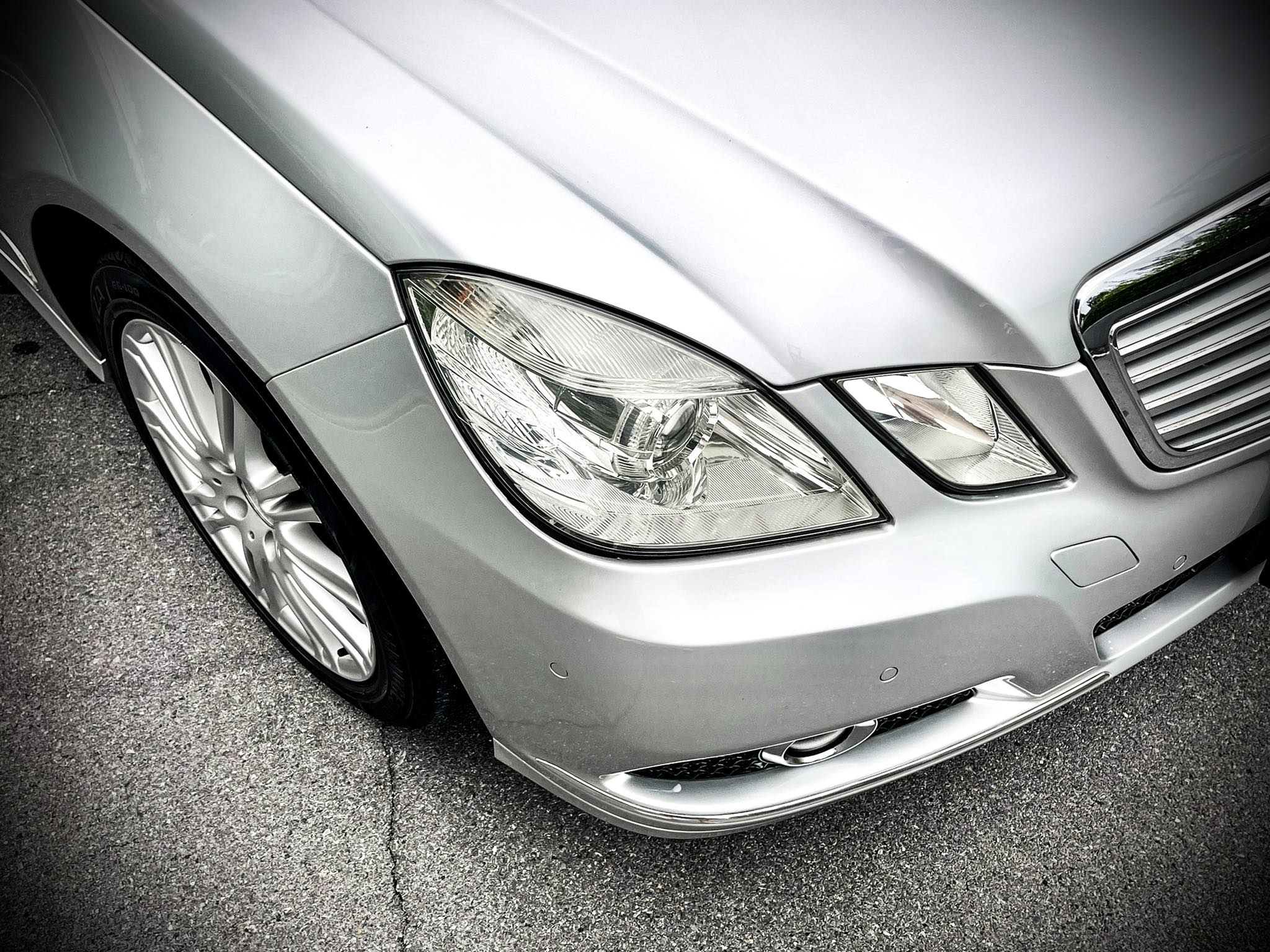 Mercedes Benz E200 รถศูนย์ ตัวจริงโคตรสวย (รูปที่ 23)