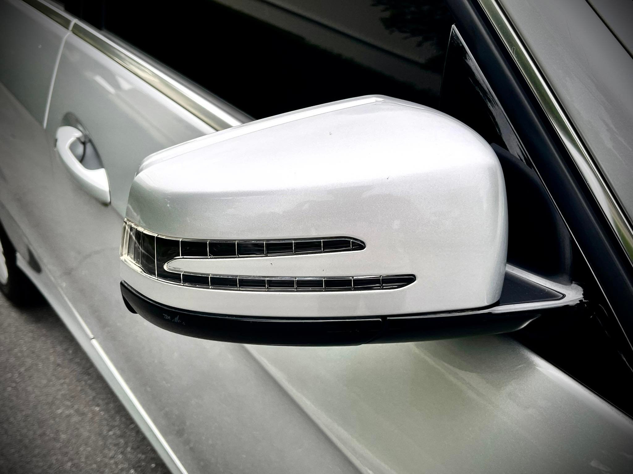 Mercedes Benz E200 รถศูนย์ ตัวจริงโคตรสวย (รูปที่ 4)