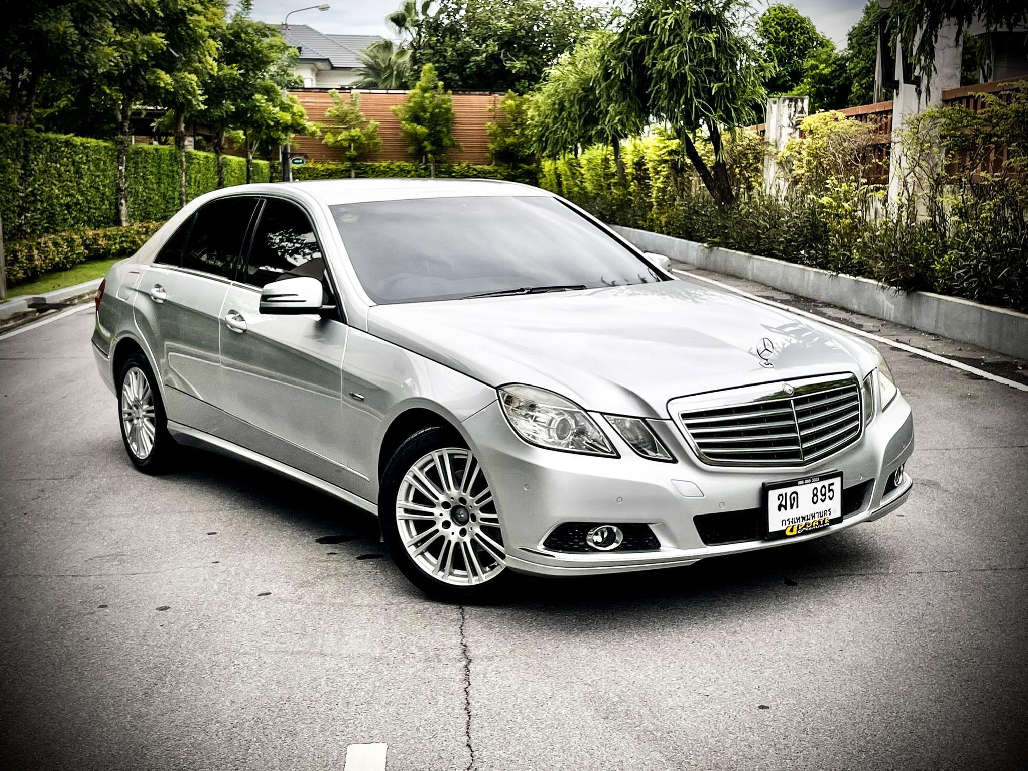 Mercedes Benz E200 รถศูนย์ ตัวจริงโคตรสวย