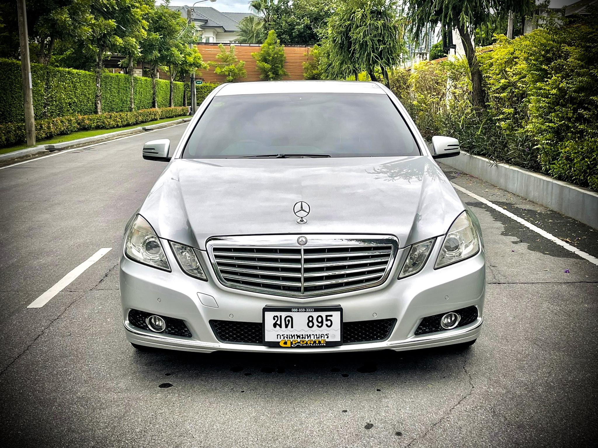 Mercedes Benz E200 รถศูนย์ ตัวจริงโคตรสวย