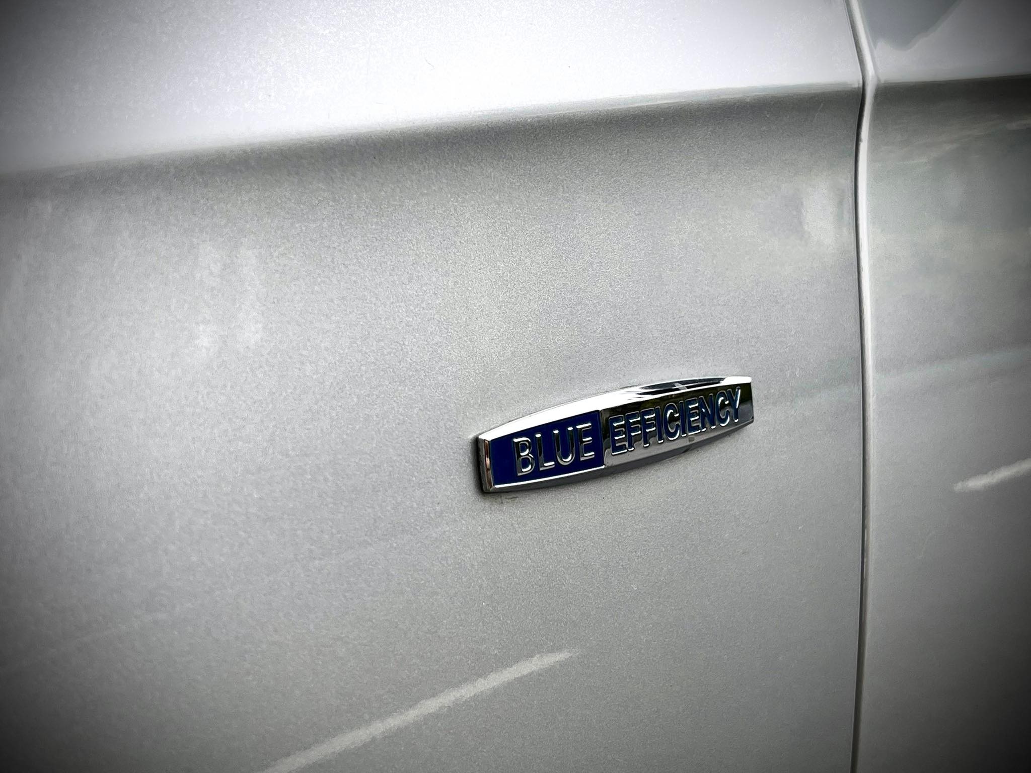 Mercedes Benz E200 รถศูนย์ ตัวจริงโคตรสวย (รูปที่ 5)