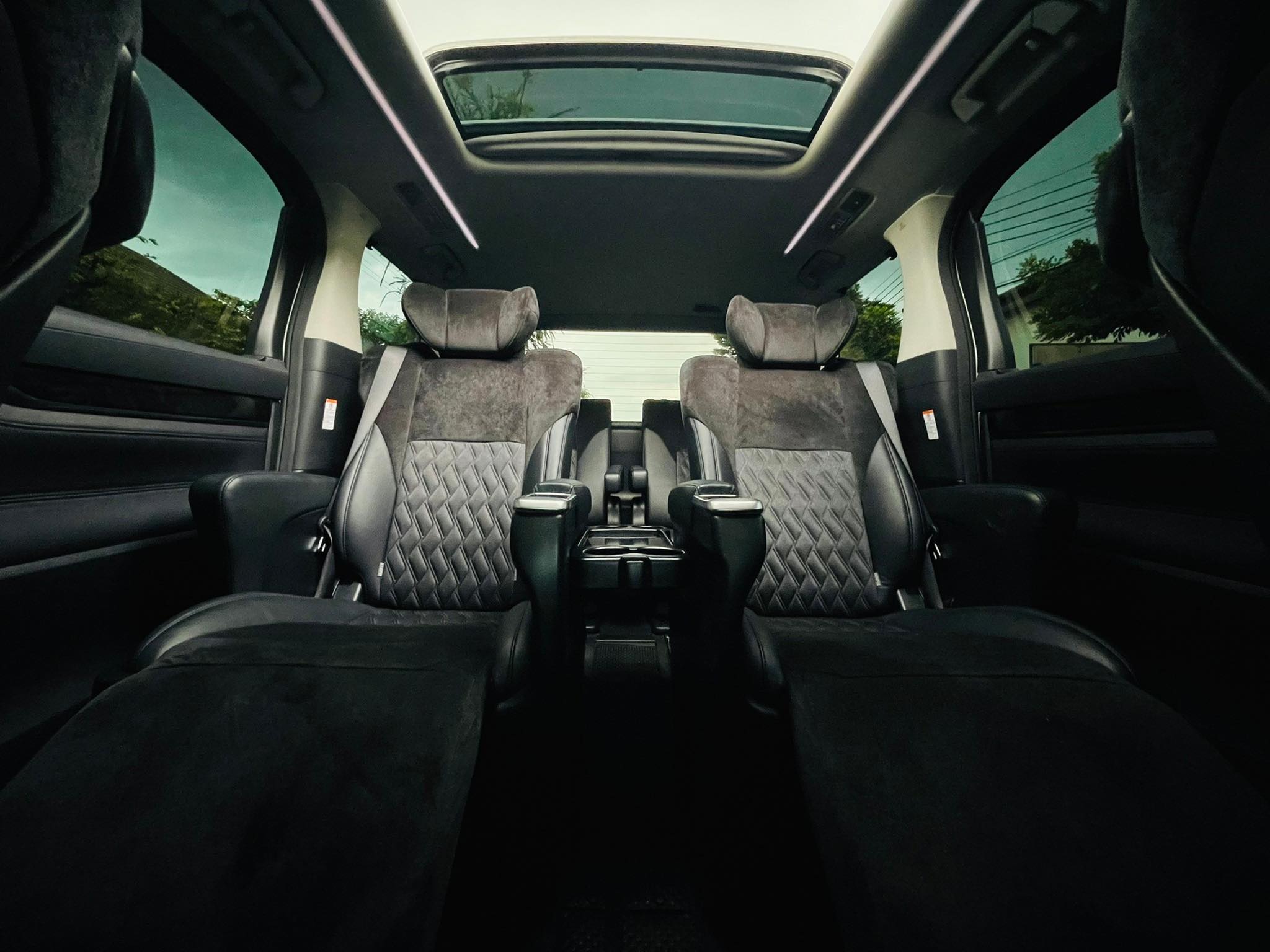 Toyota Alphard 2หมื่นโล โฉมปัจจุบัน ใครไม่มี เรามี (รูปที่ 32)