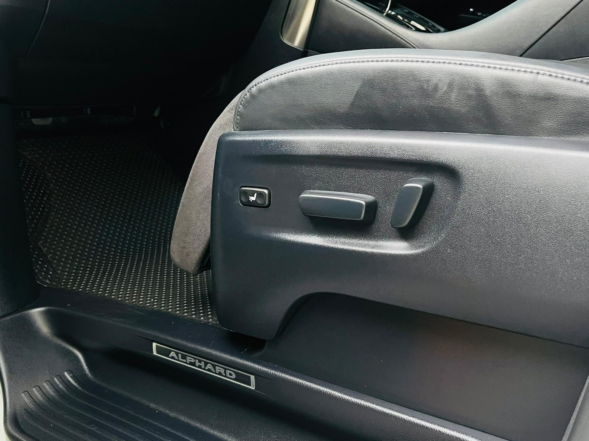 Toyota Alphard 2หมื่นโล โฉมปัจจุบัน ใครไม่มี เรามี (รูปที่ 44)