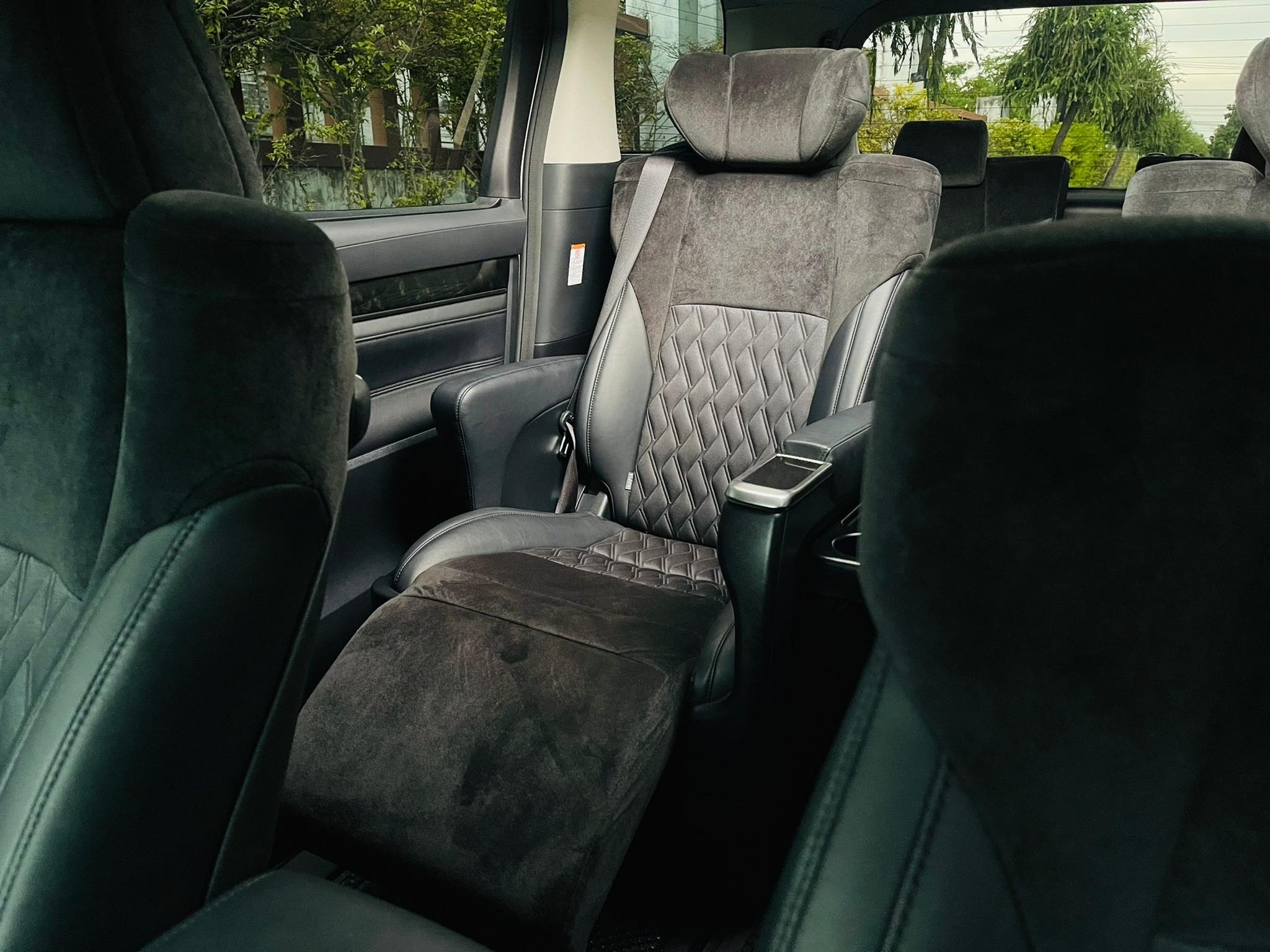 Toyota Alphard 2หมื่นโล โฉมปัจจุบัน ใครไม่มี เรามี (รูปที่ 33)