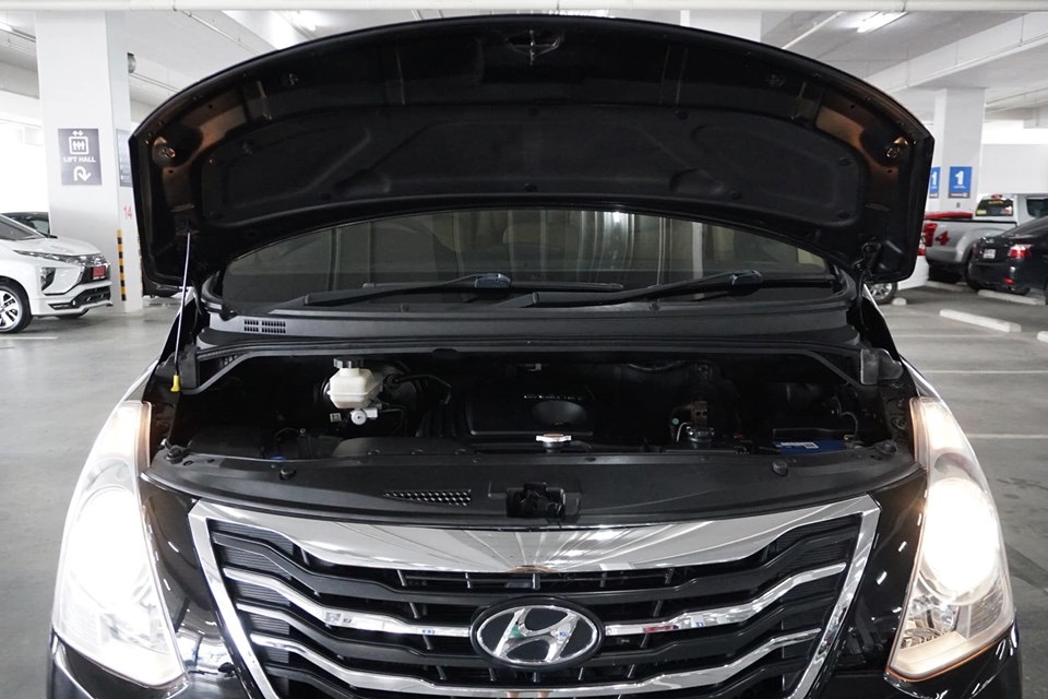 Hyundai H-1 ปี 2011 สีดำ (รูปที่ 10)