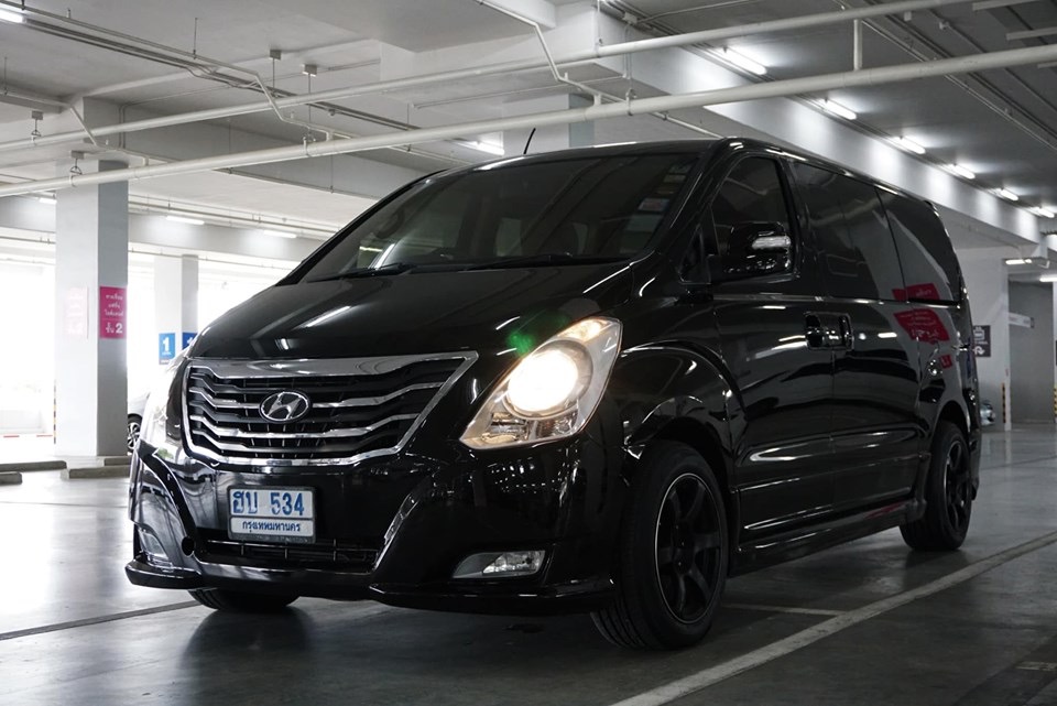 Hyundai H-1 ปี 2011 สีดำ