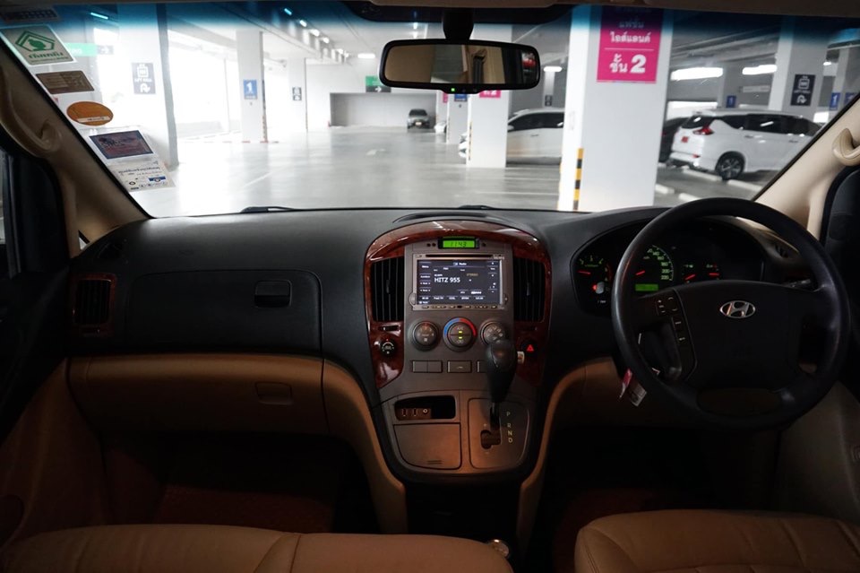 Hyundai H-1 ปี 2011 สีดำ (รูปที่ 13)